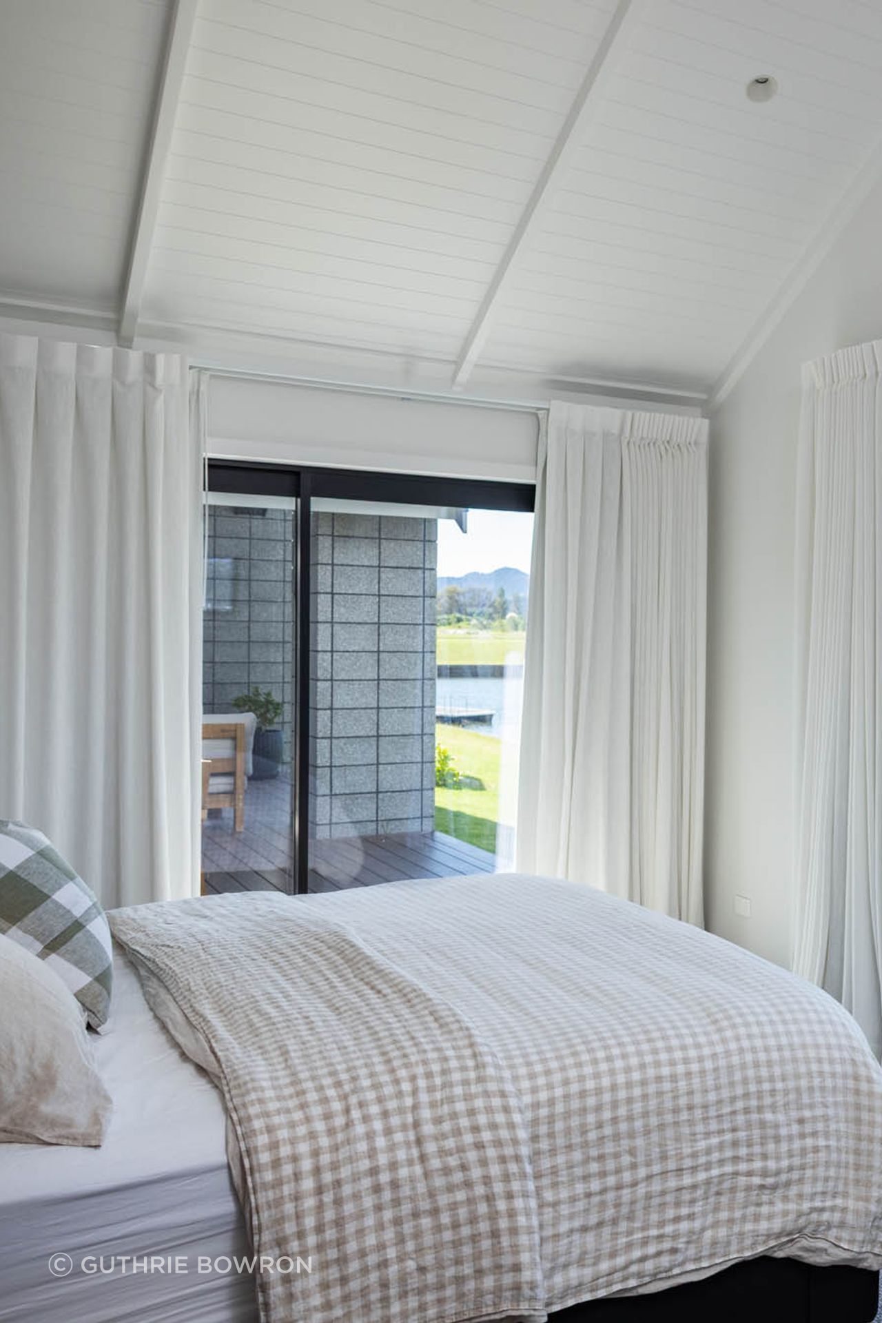 Brand: James Dunlop | Design: Homespun | Colour: Whitewash