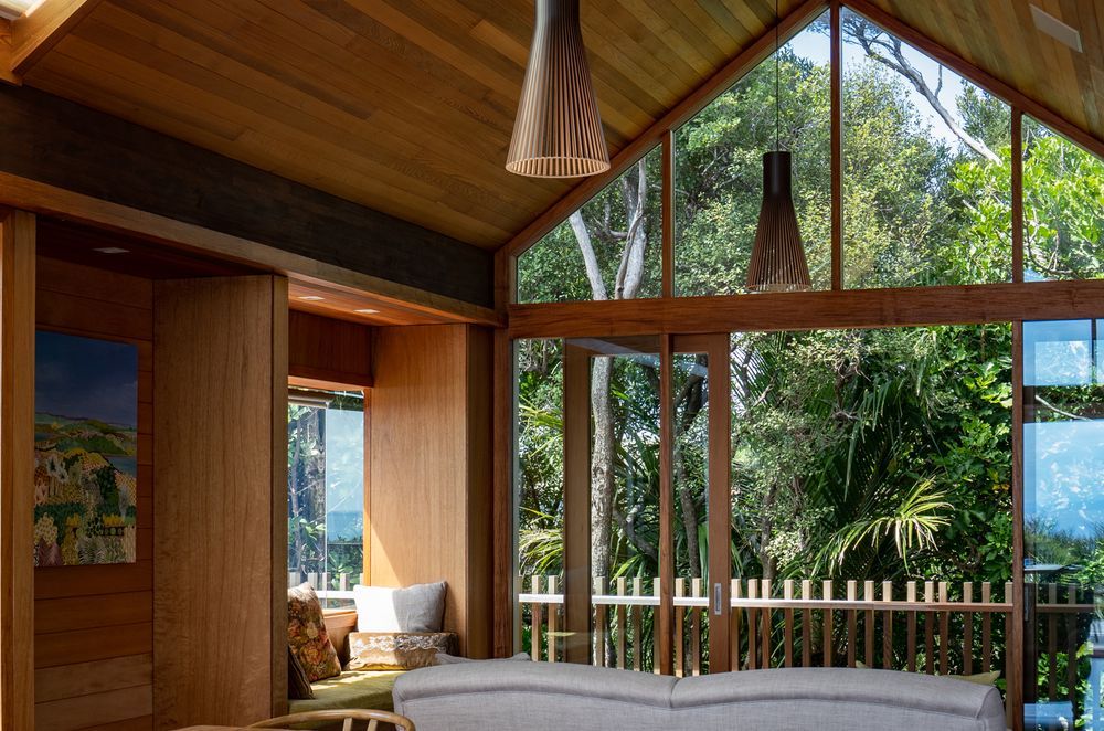 The Treehouse, Waiheke Island by Charissa Snijders Architects. Image: Peter Rees Photography; Bridget Hackshaw.