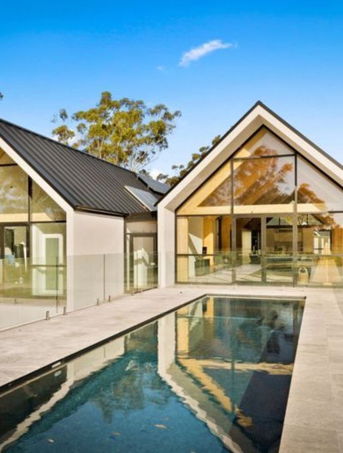 Mallinger Constructions | Crystal Pools | Silver Ash Premium Travertine Tumbled