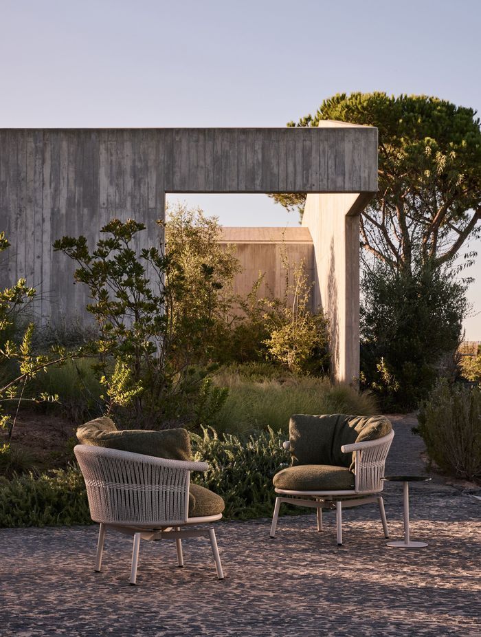 Cesta swivel chair by Monica Amarni