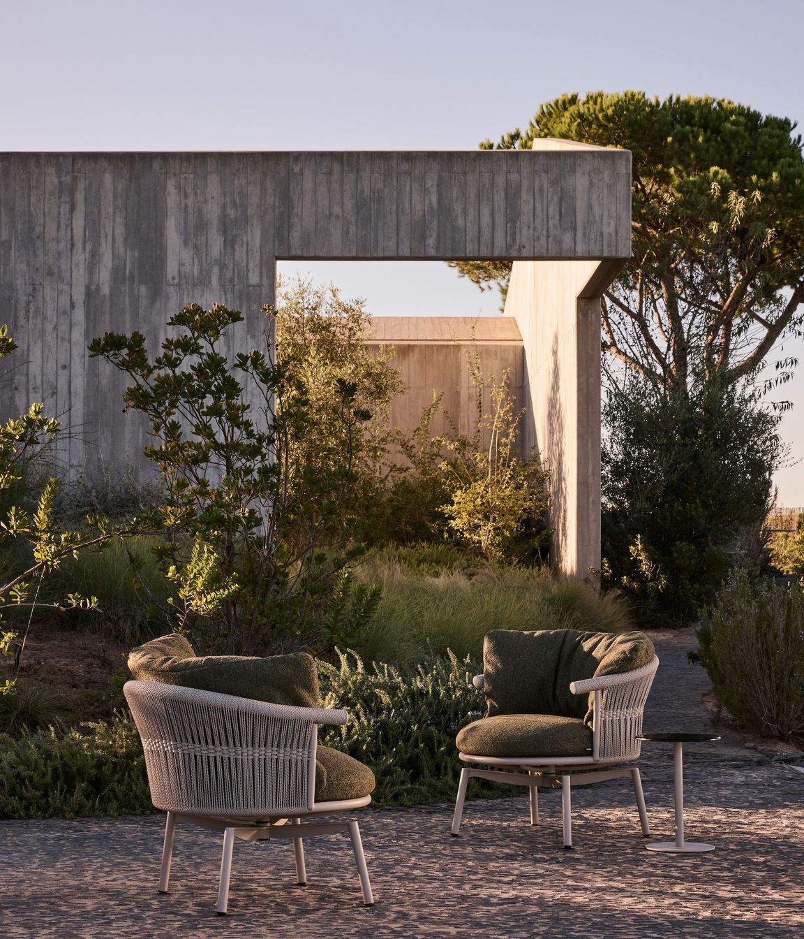 Cesta swivel chair by Monica Amarni