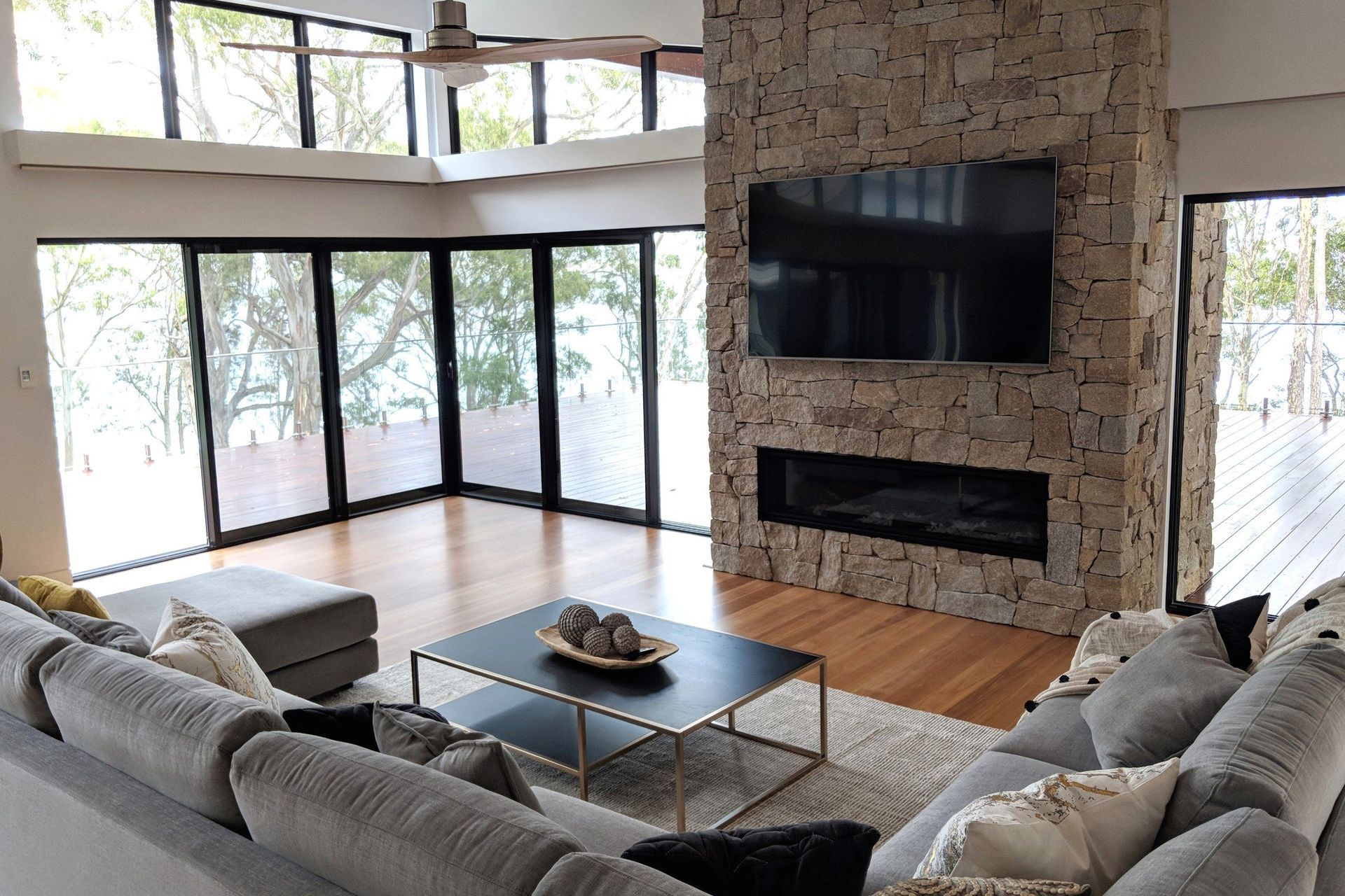 Cotswold Stone Wall Cladding | Project by Zias Building Design | Landscape Green Image Landscapes
