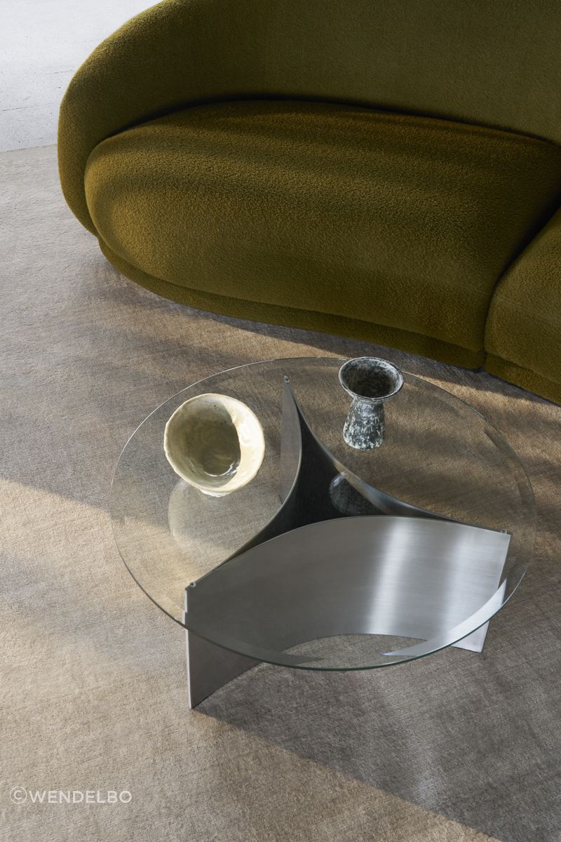 WendelboMontholon-3-Seater-CurvedBaru-col-950Arc-Table-mediumbrushed-steelRayacol-Sand72-dpiV2300-dpi-1-v2.jpg