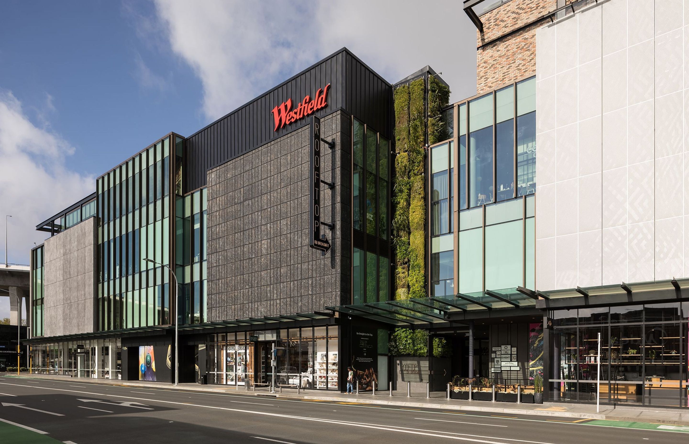 The Scentre Group commissioned Natural Habitats to install the largest total area of green walls—across four sections in total—in Australasia on its Westfield Newmarket development.