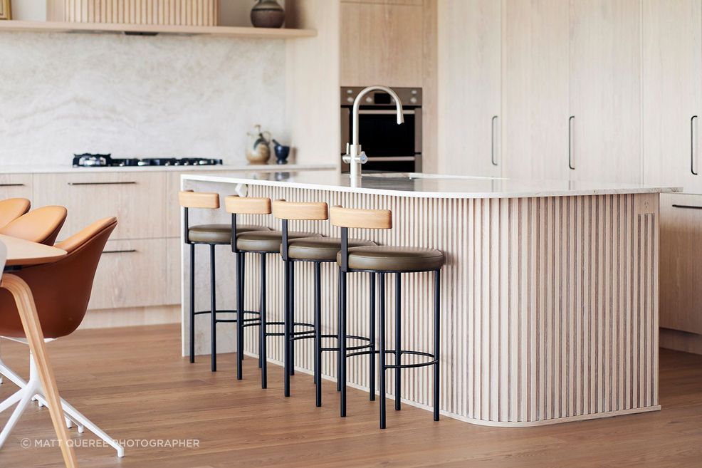 Whiteley Street by Rowson Kitchens | VidaPlank Mudbrick Lusso