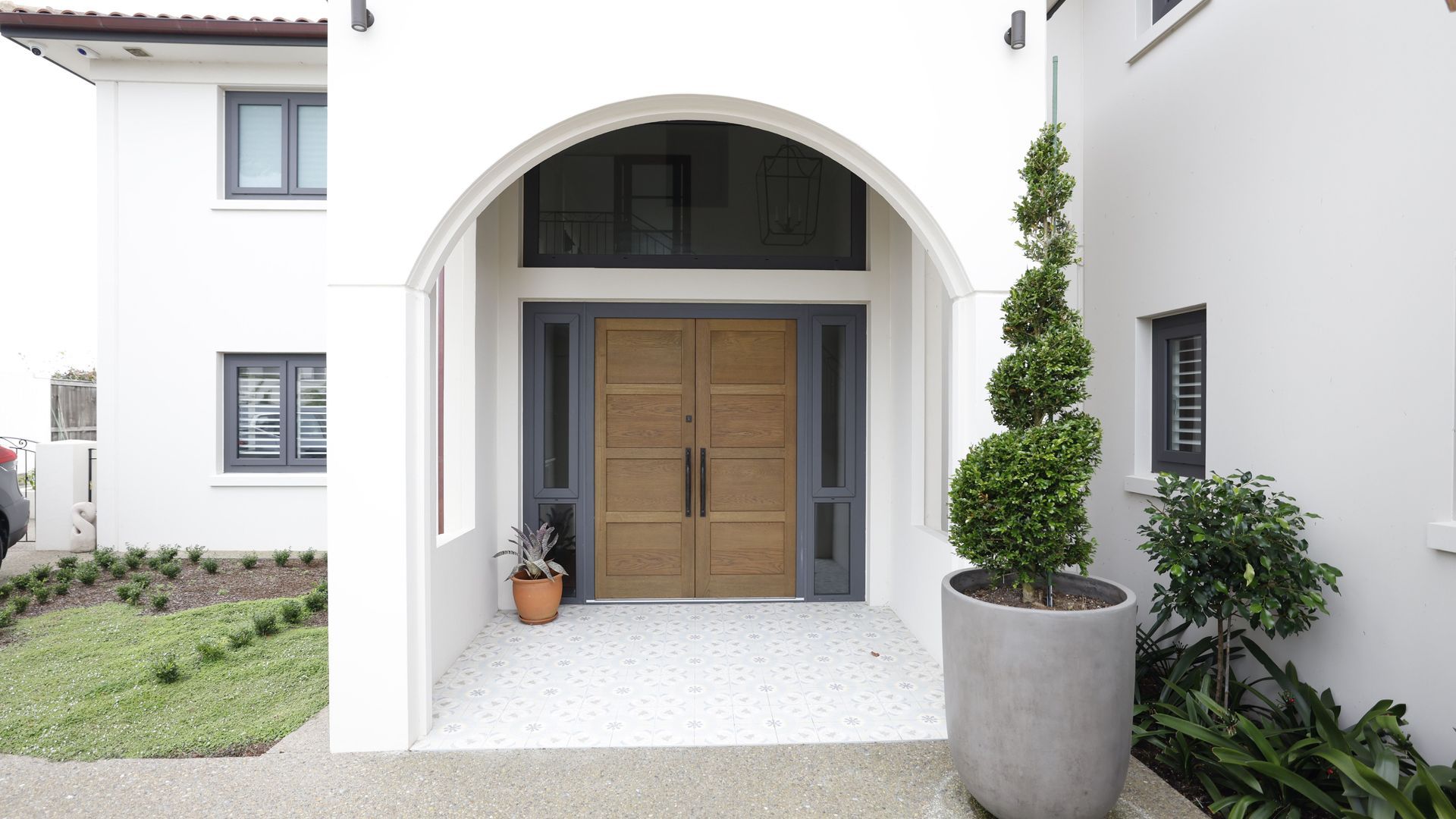 Stunning Home Transformation with Aludec DB703 Windows video