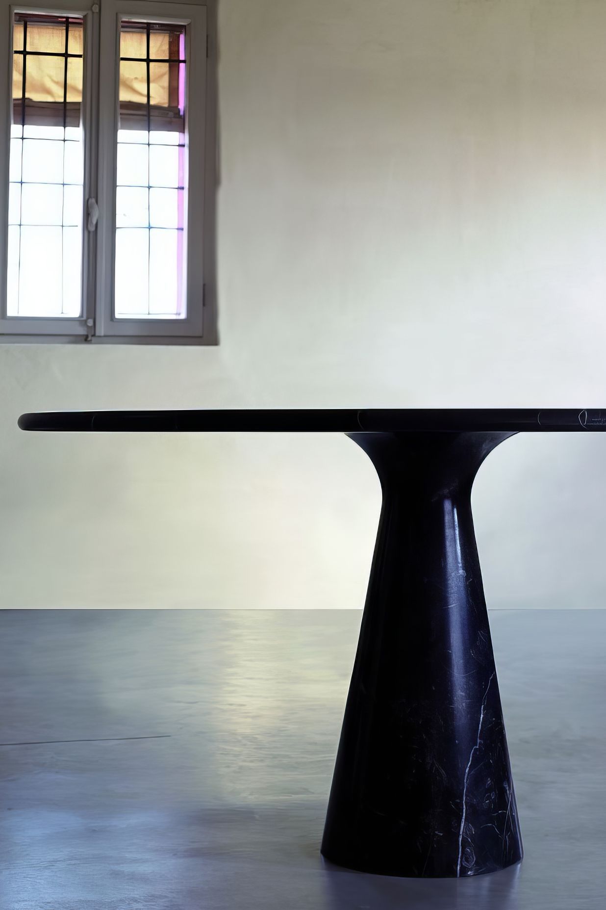 M Table in black Marqunia marble. Designed by Angelo Mangiarotti in 1969.