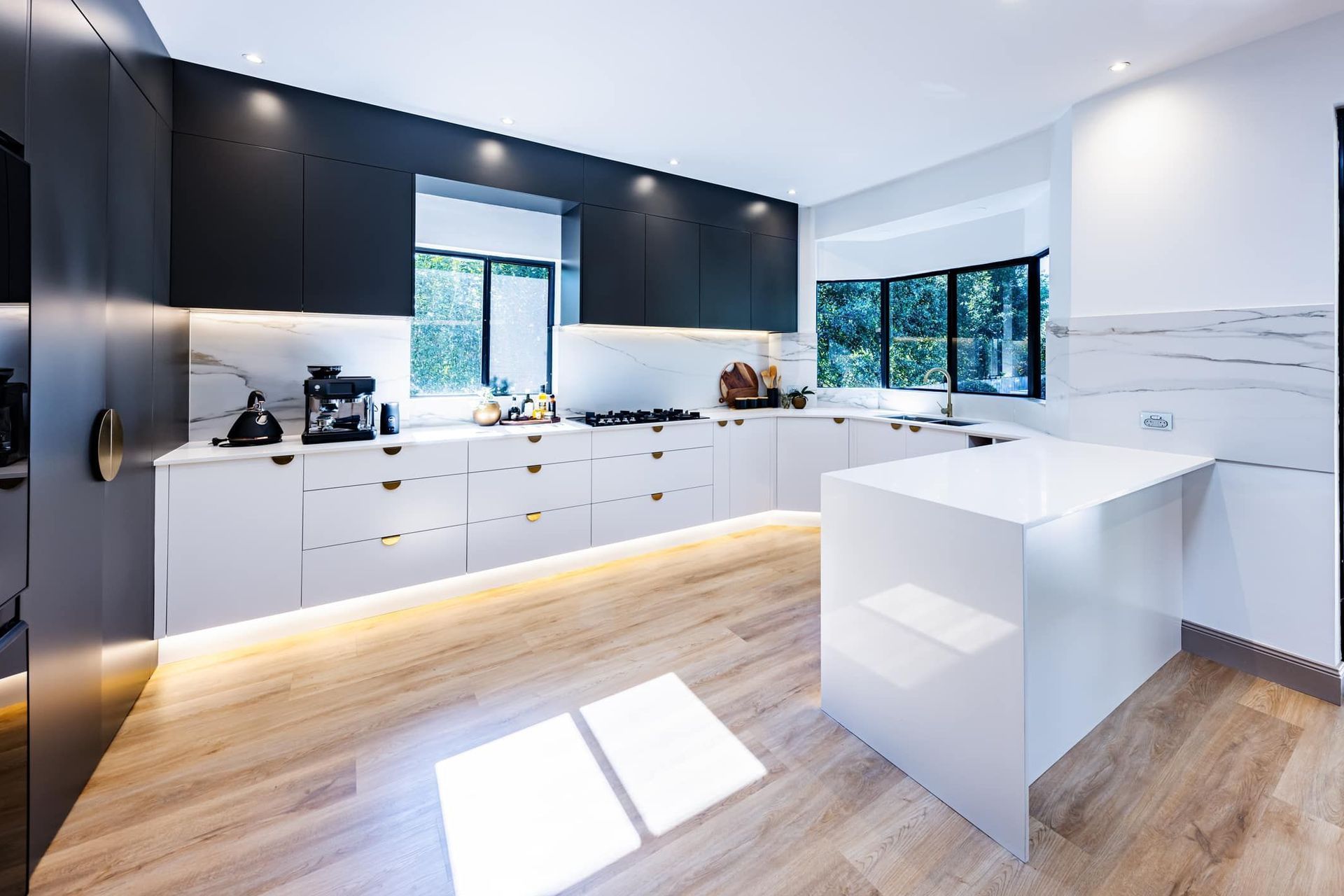 How To Achieve A Luxury Kitchen Look Within Your Budget?