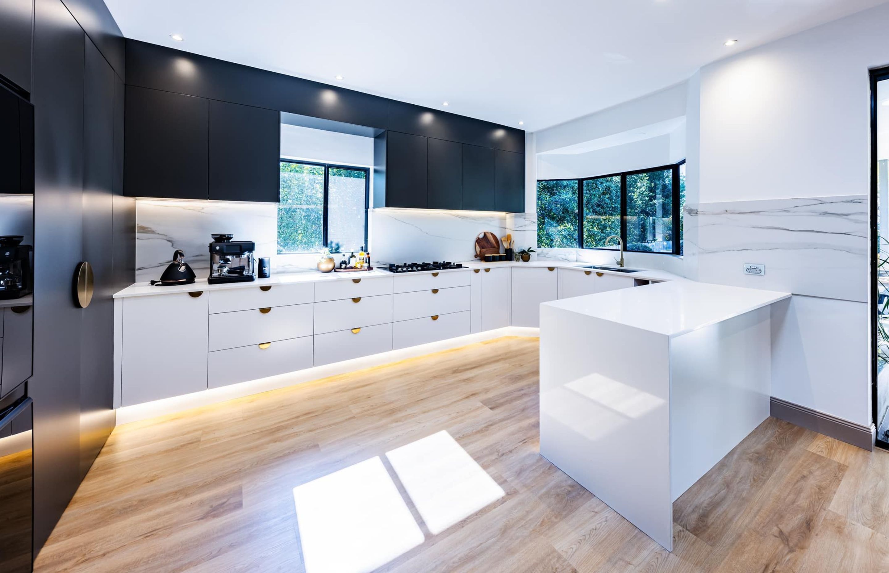 How To Achieve A Luxury Kitchen Look Within Your Budget?