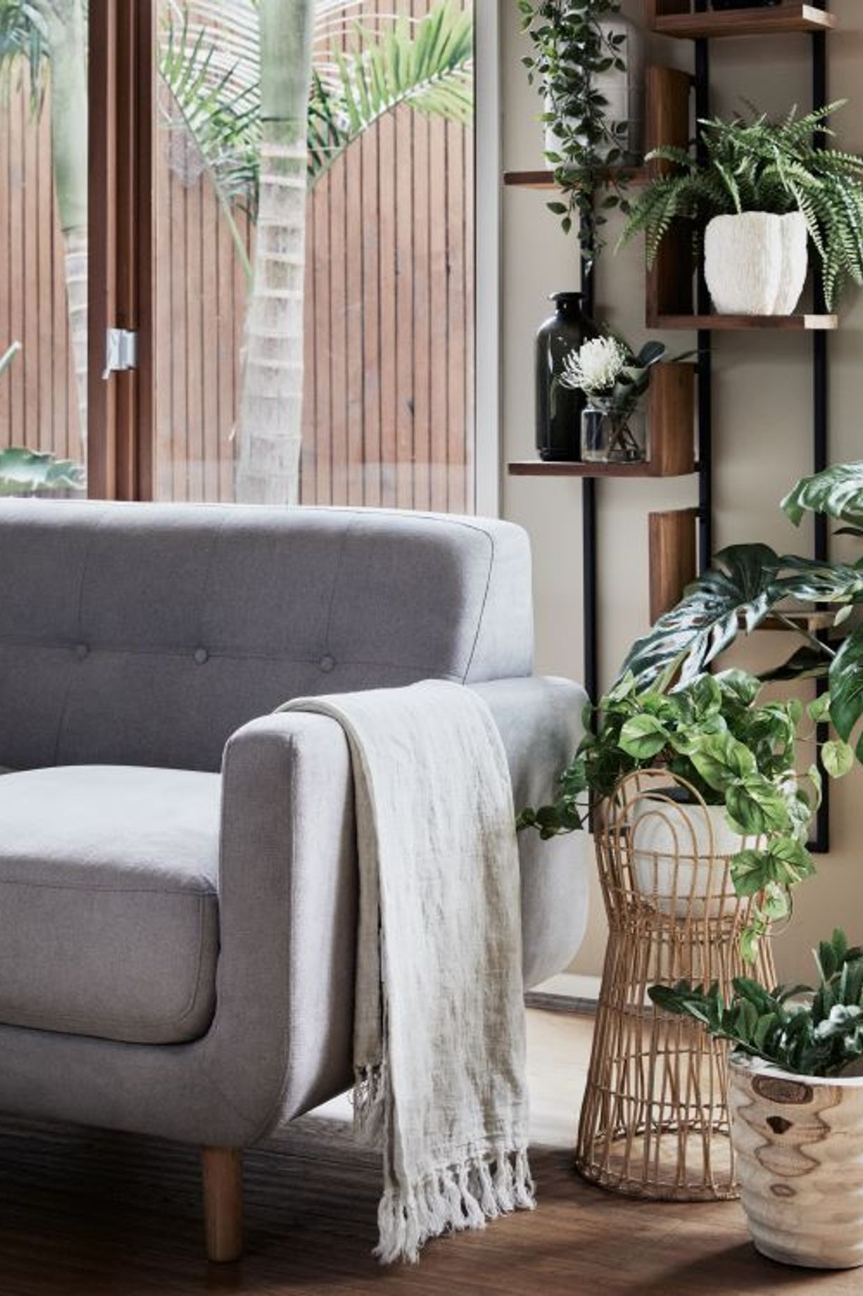 Top 5 Reasons To Buy From Online Furniture Stores