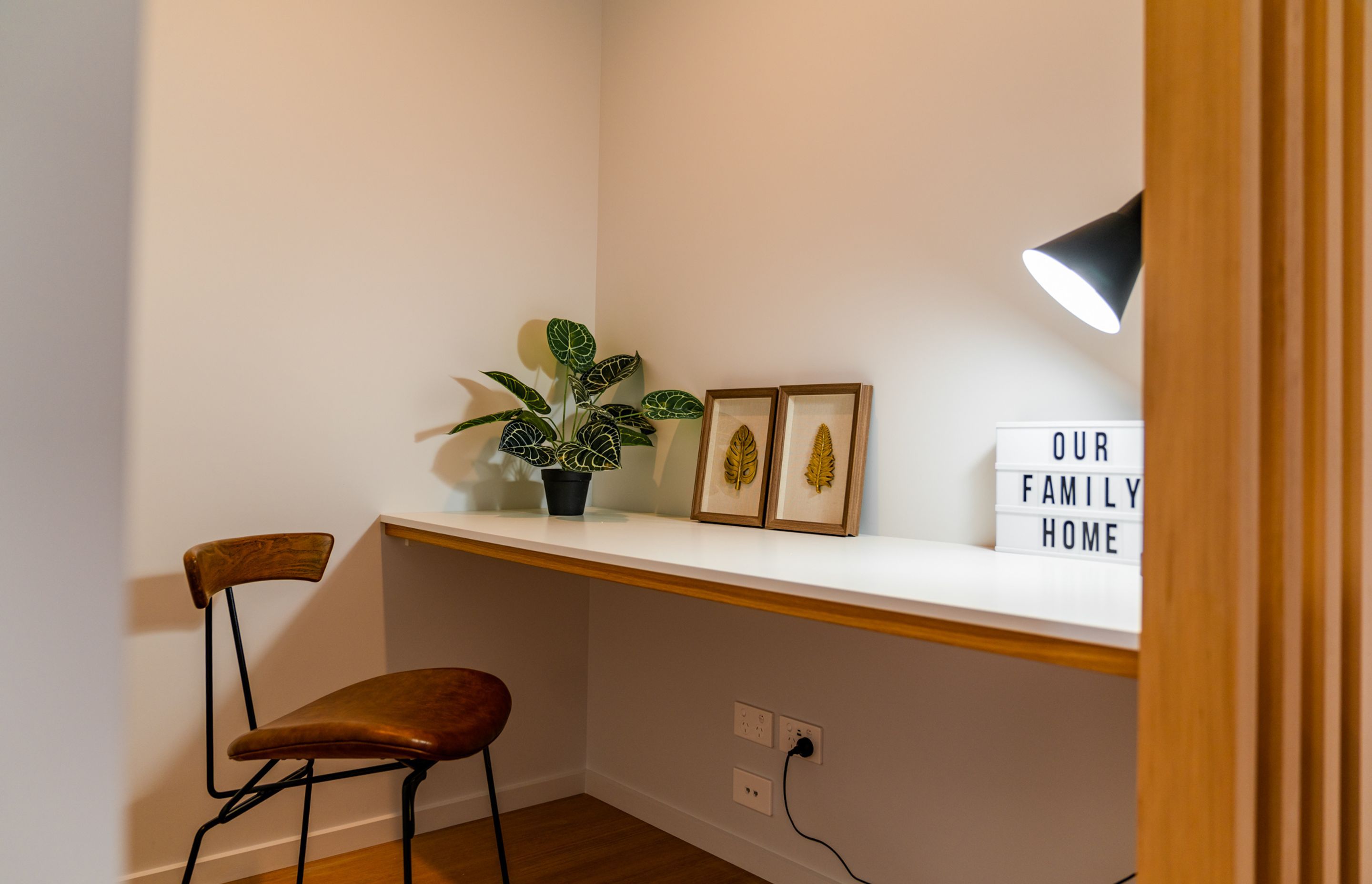 This study nook was built into a family home in the Beachgrove subdivision of Kaiapoi. Situated next to the kitchen, the nook has a clear line of sight allowing the owners of this property to keep an eye on the kids while they do their homework.
