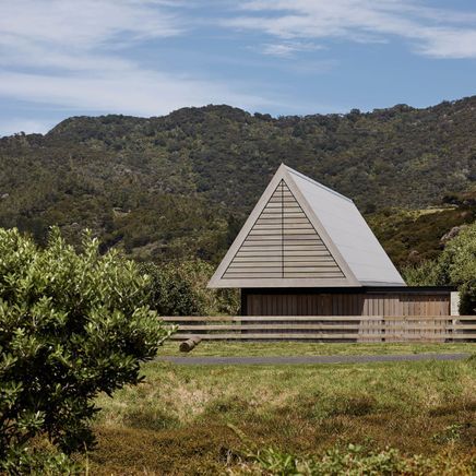 A Great Barrier Island bach combining fale typology with a nautical marker