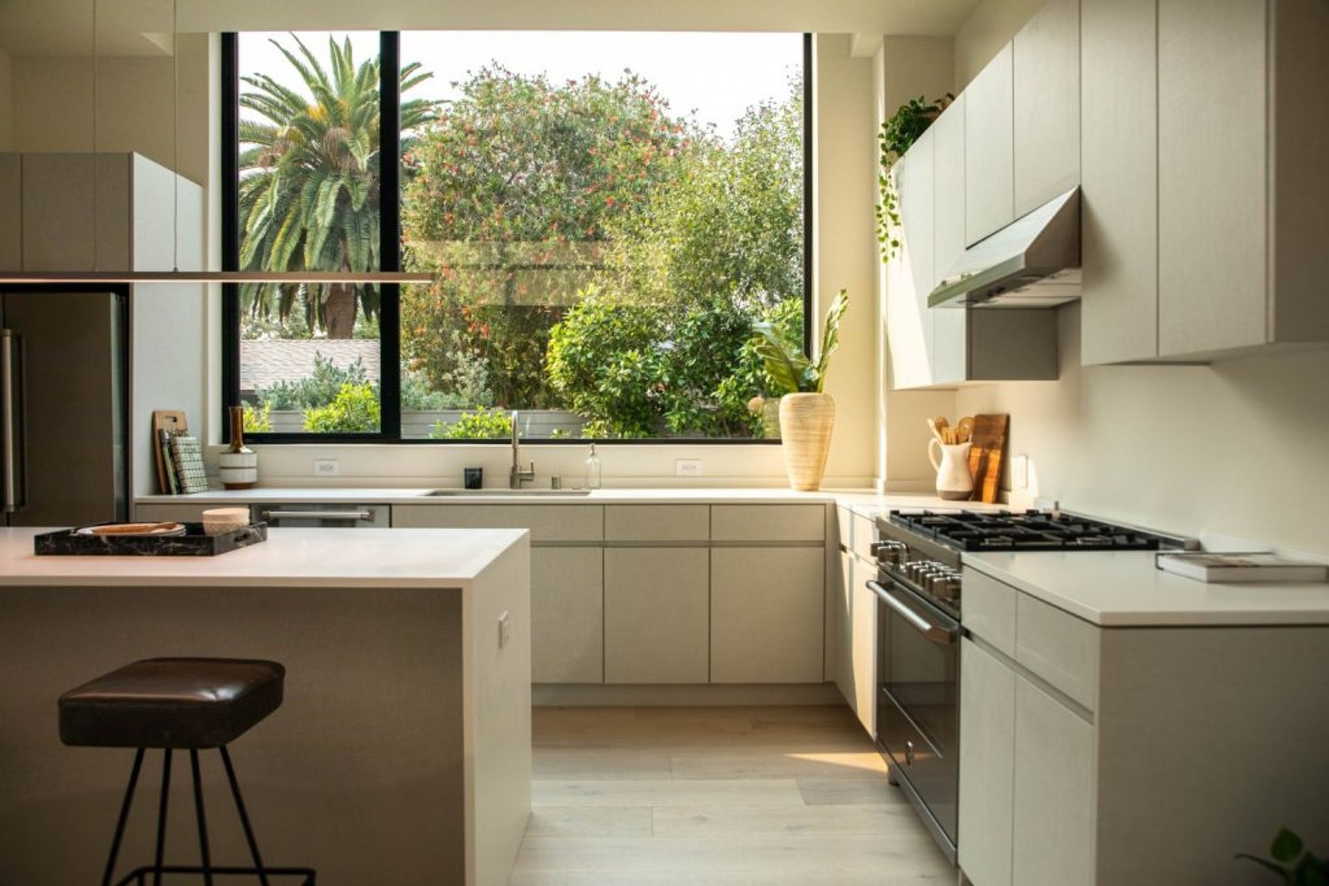 Open vs Closed Kitchens: What are the Differences? A Kitchen Designer's Perspective