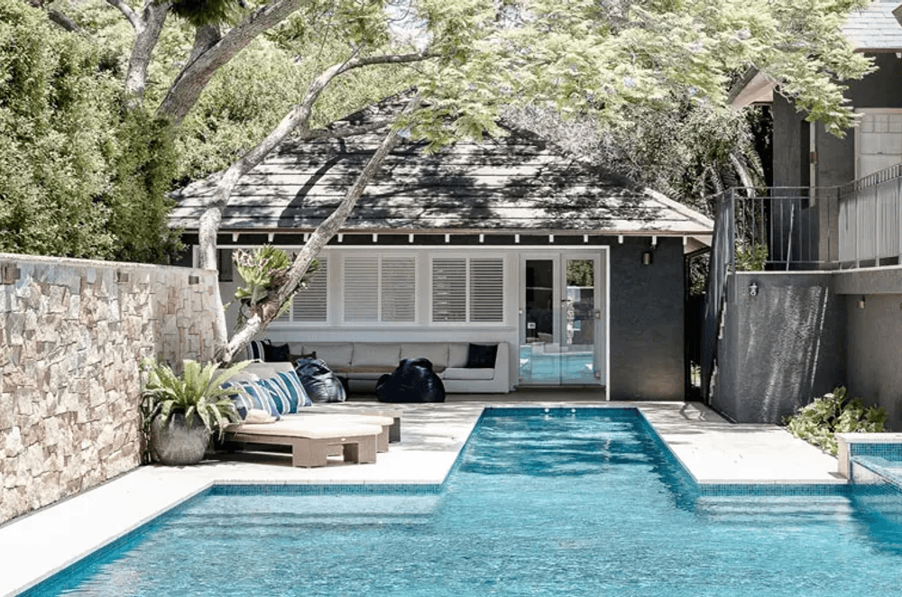 Image of Cathedral Alfresco Limestone custom pool surrounds, project by and photography by Maree Homer.