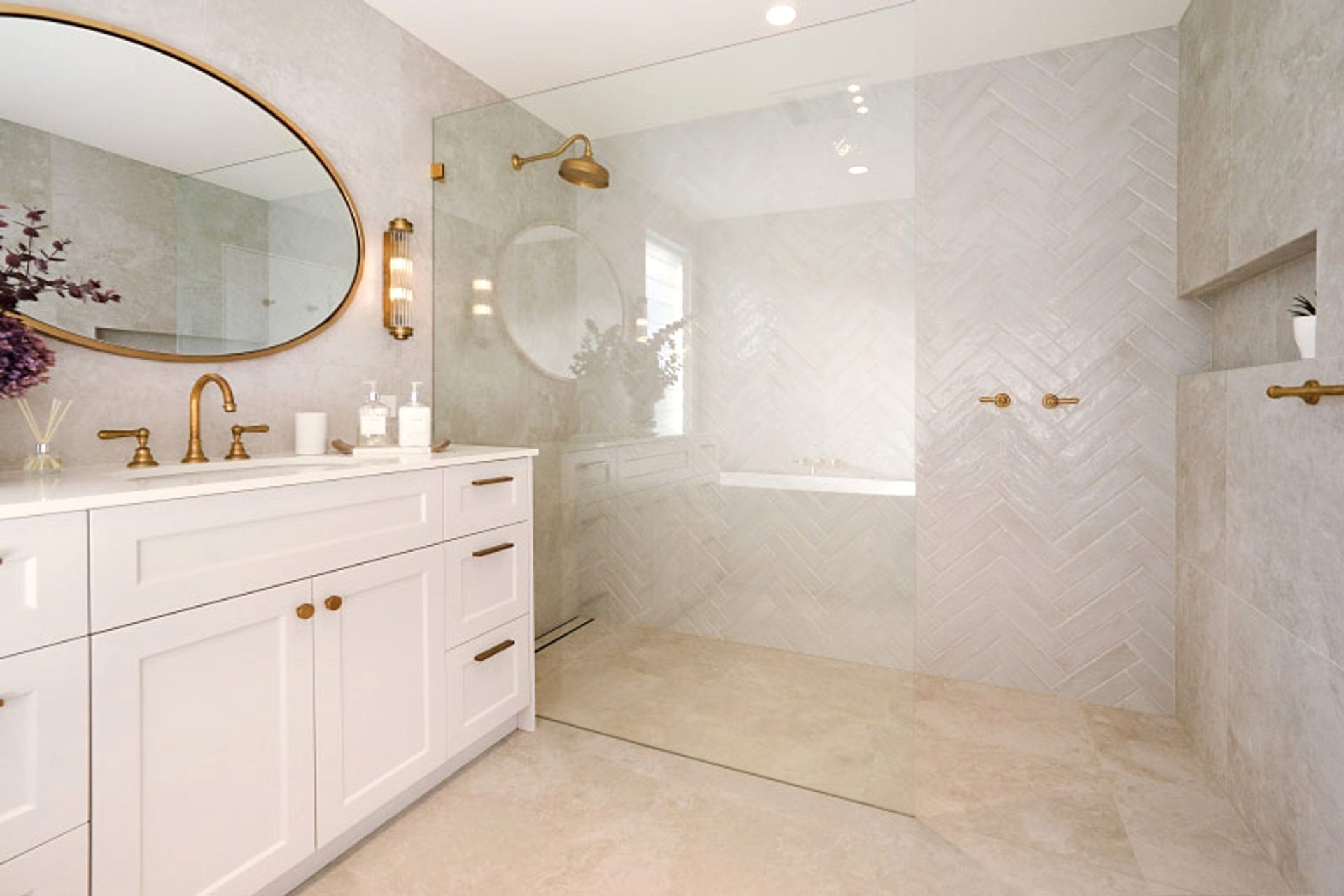 Stylish fittings at a beautiful bathroom at Hamptons on OVD