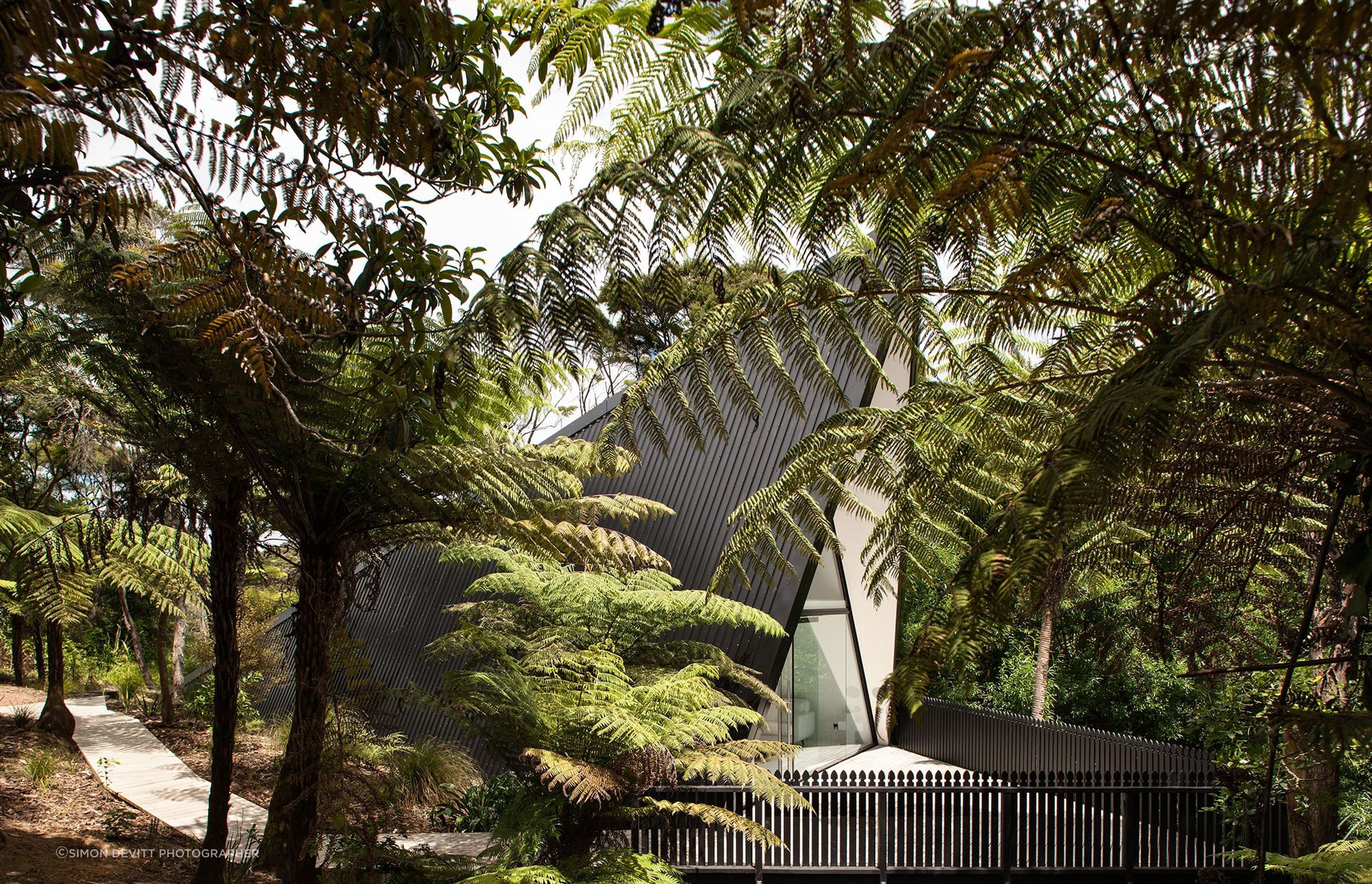 Tent House by Chris Tate, Waiheke Island, Auckland.