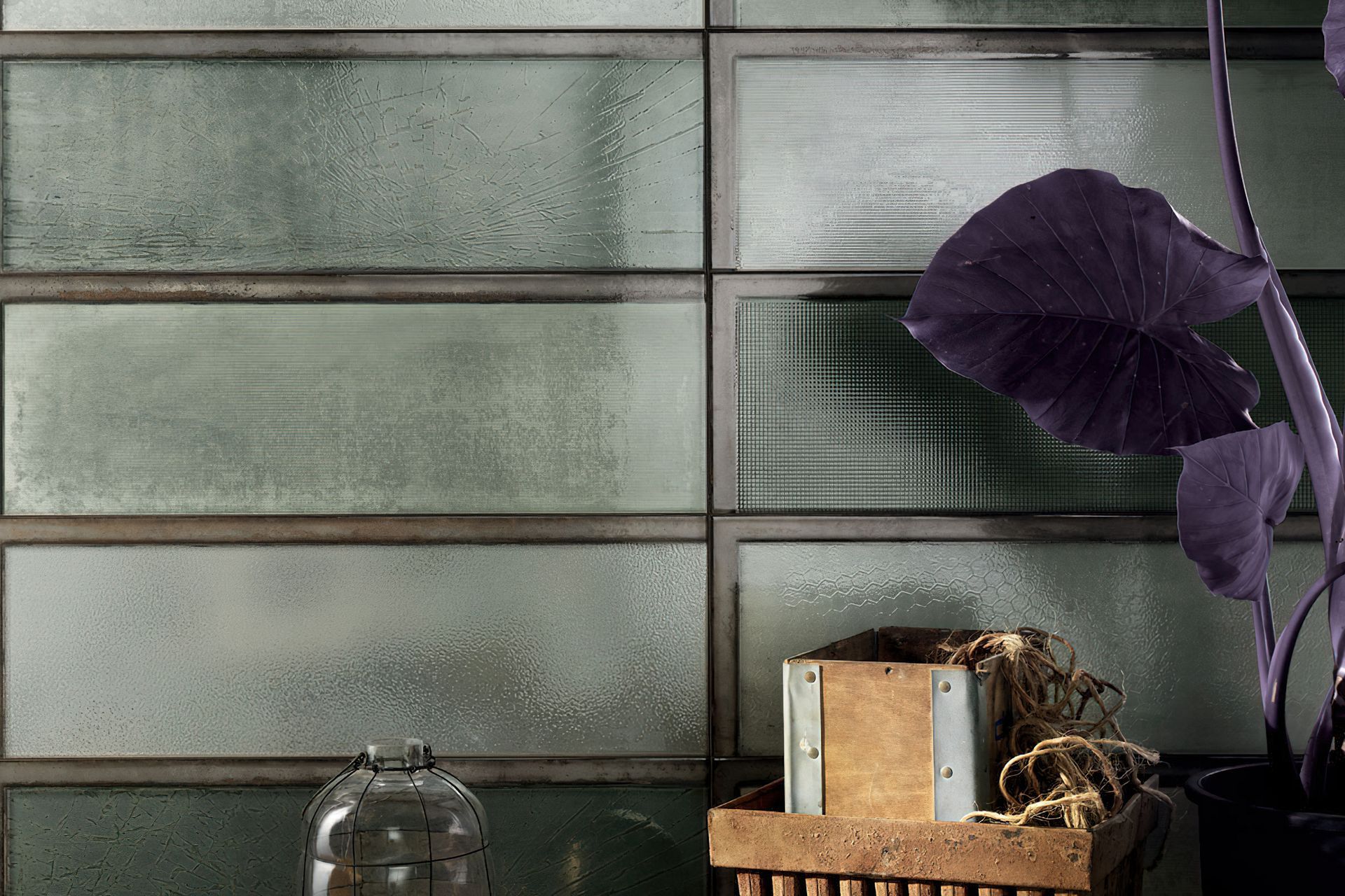 Glass tiles come be coloured to fit different styles and tastes.