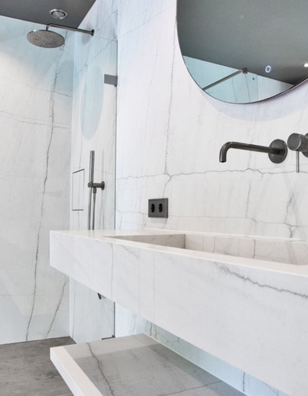 How can you decorate white bathrooms? A few tips you can use