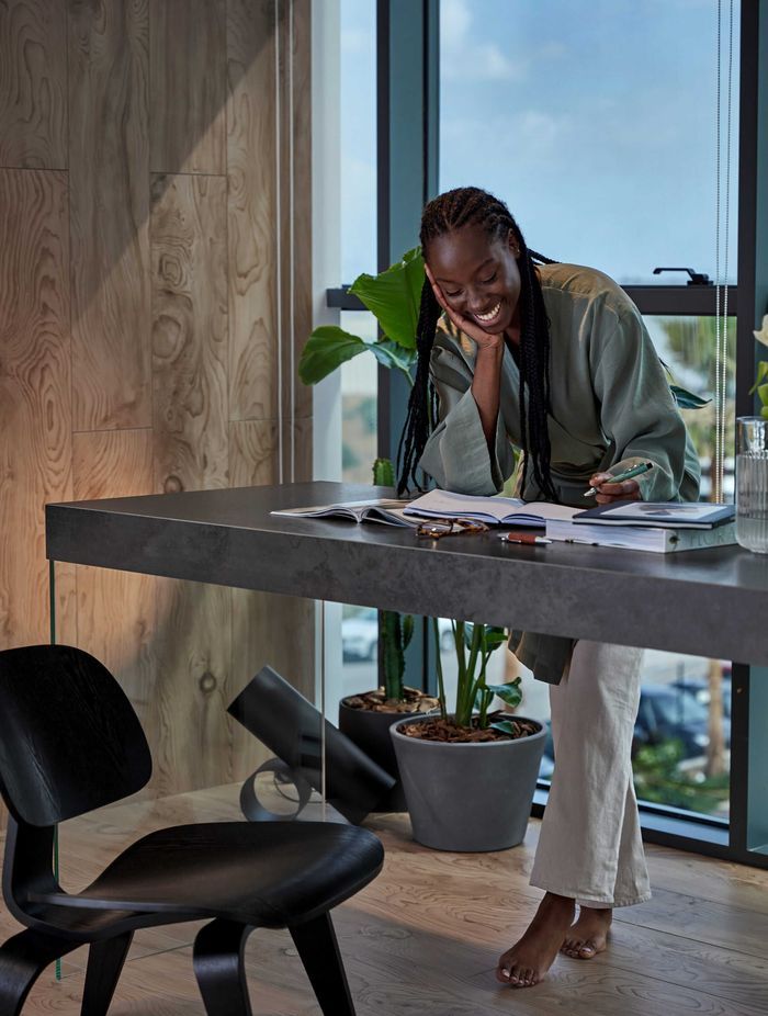 Motivating office workspaces