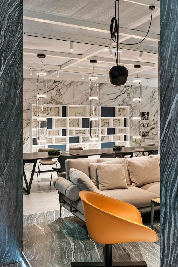 Motivating office workspaces