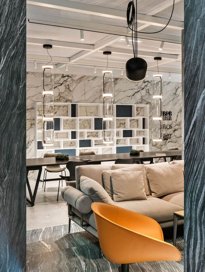 Motivating office workspaces