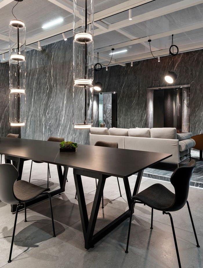 Motivating office workspaces