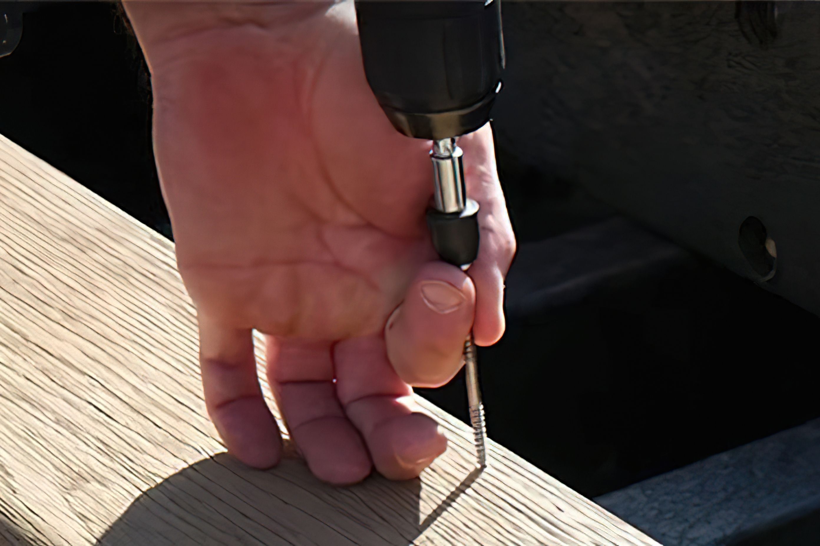 Where are the screws? See Millboard’s special hidden fixing in action!