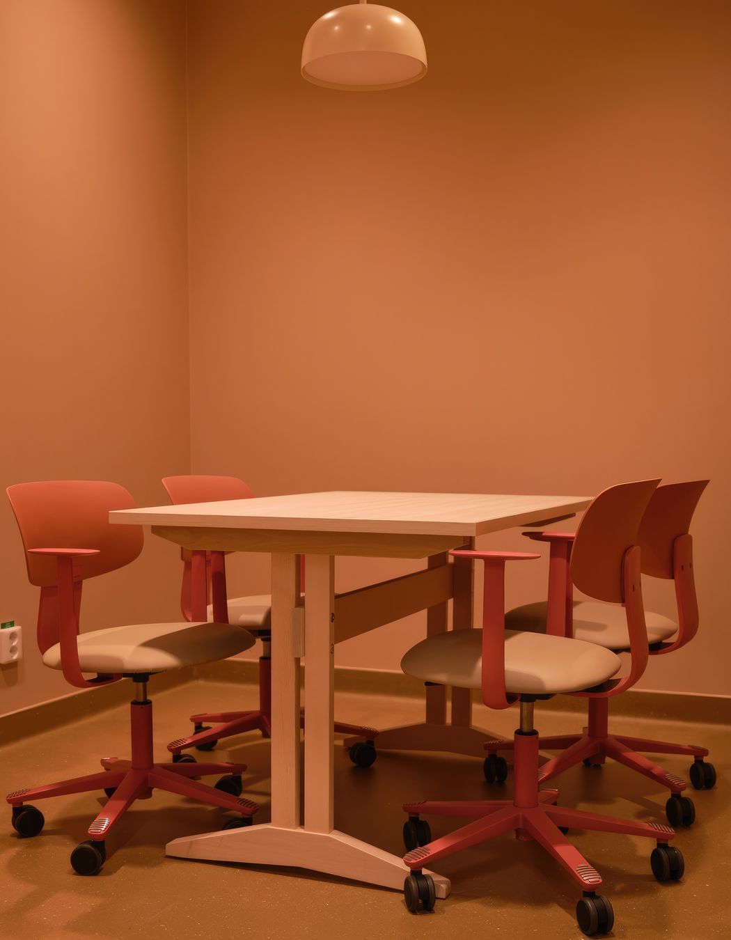 Flokk's inclusion in the project played a significant role in achieving the sustainability goals. Emma worked closely with Flokk to ensure the furniture choices aligned with the hospital's values. | Featured HÅG Tion 2140