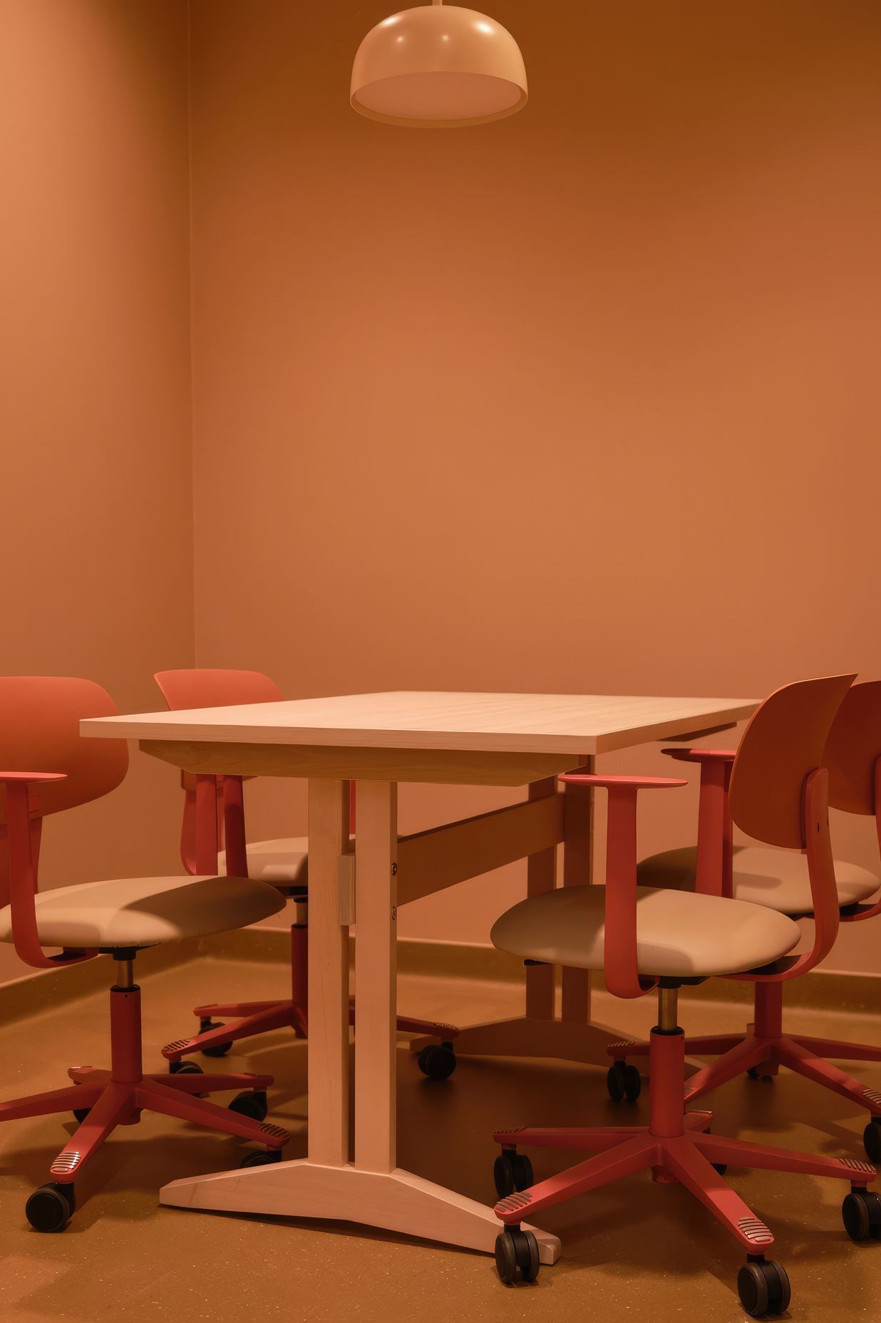 Flokk's inclusion in the project played a significant role in achieving the sustainability goals. Emma worked closely with Flokk to ensure the furniture choices aligned with the hospital's values. | Featured HÅG Tion 2140