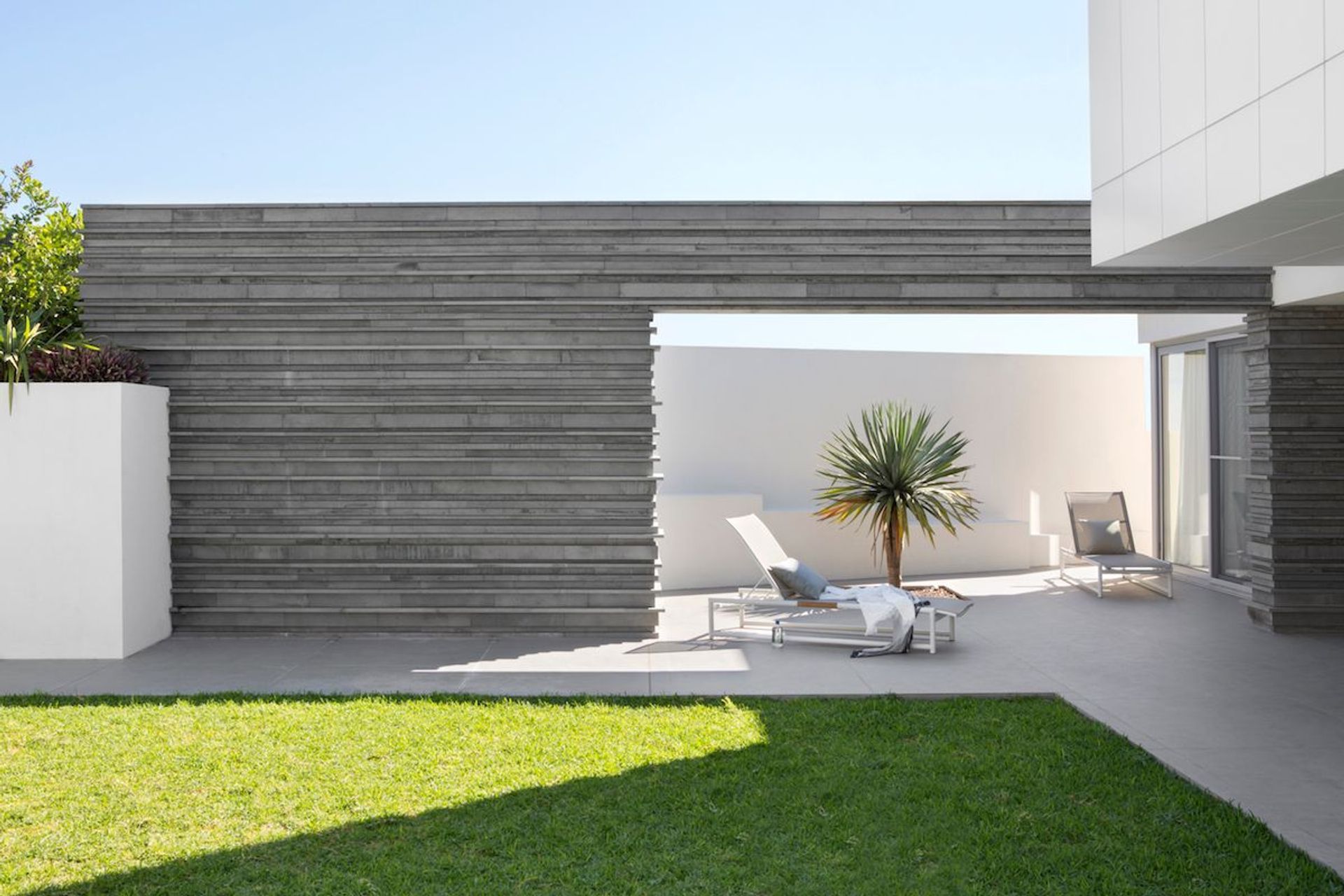 Transform An Ugly Exterior Wall Into A Feature
