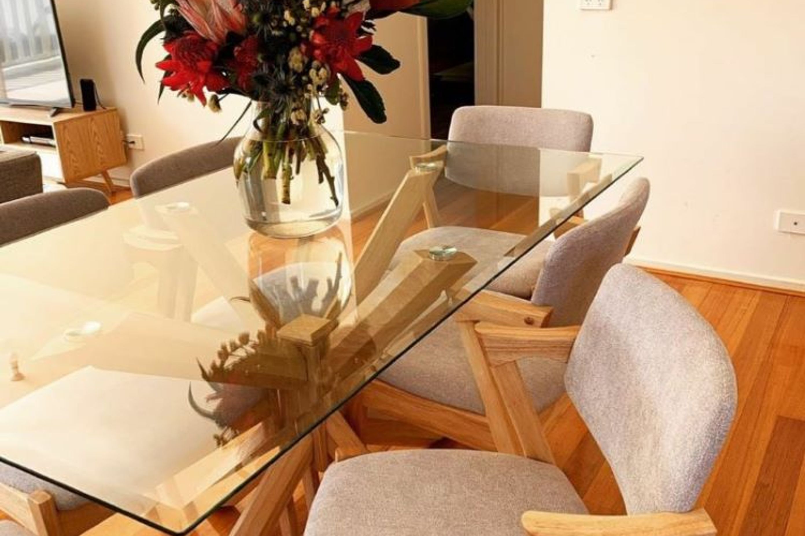 Styling your Dining Room Furniture on a Budget