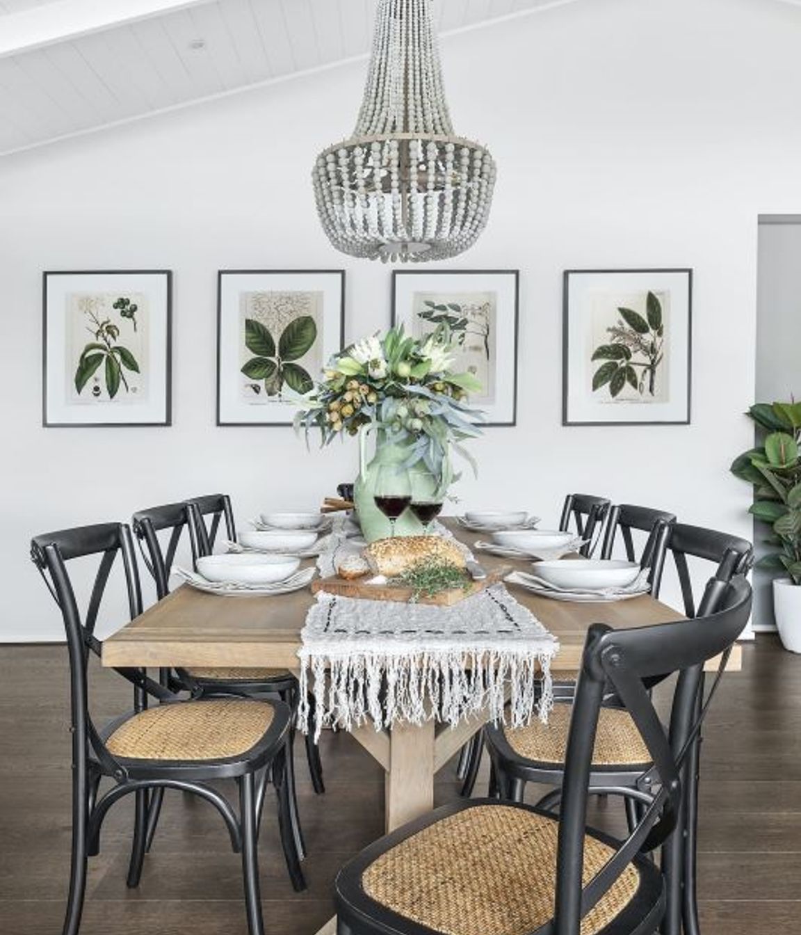 Styling your Dining Room Furniture on a Budget