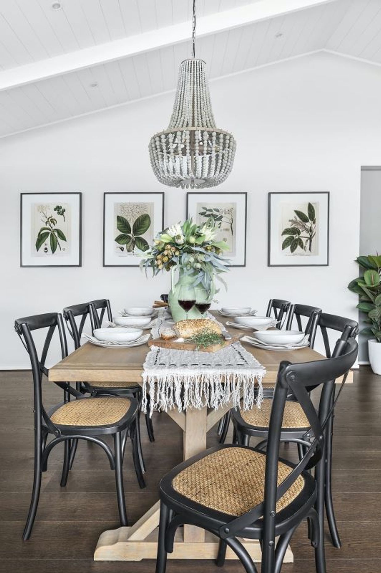 Styling your Dining Room Furniture on a Budget