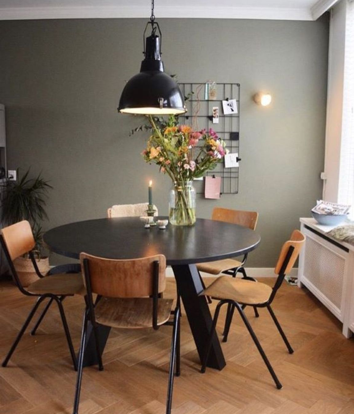 Styling your Dining Room Furniture on a Budget