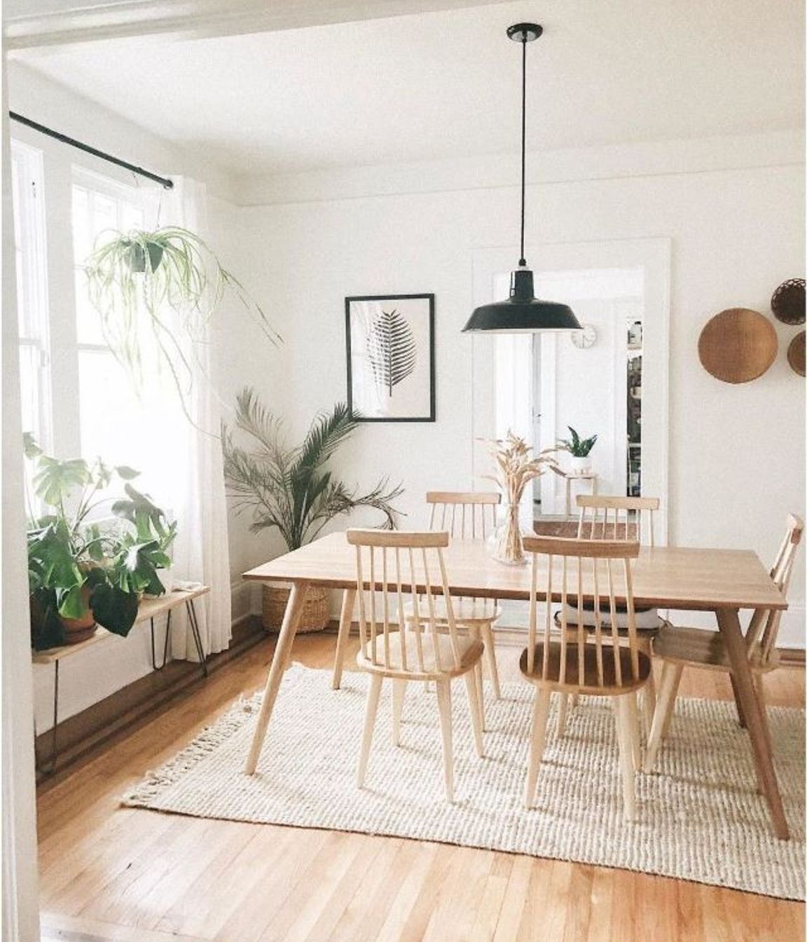 Styling your Dining Room Furniture on a Budget