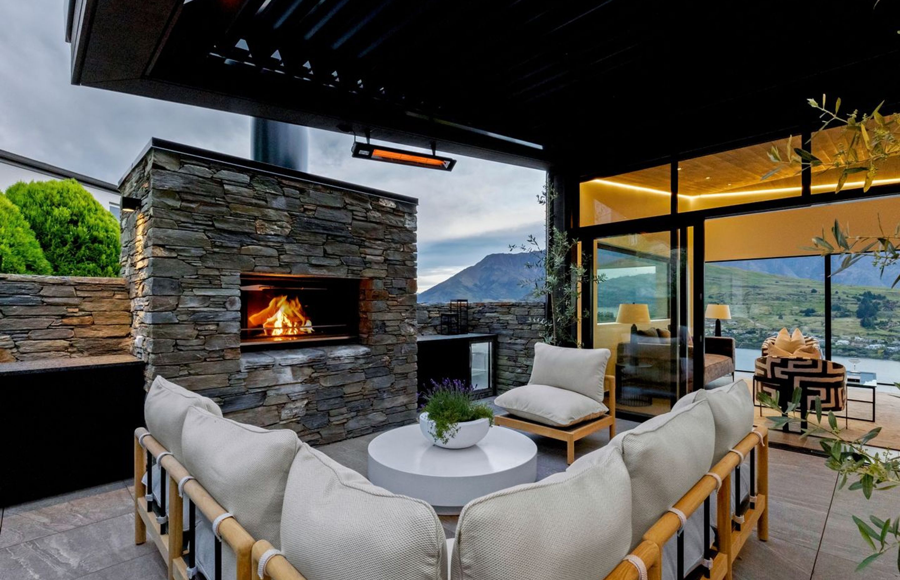 Contemporary New Zealand Home Overlooking the Country’s Longest Lake Lists for NZ$4.5 Million
