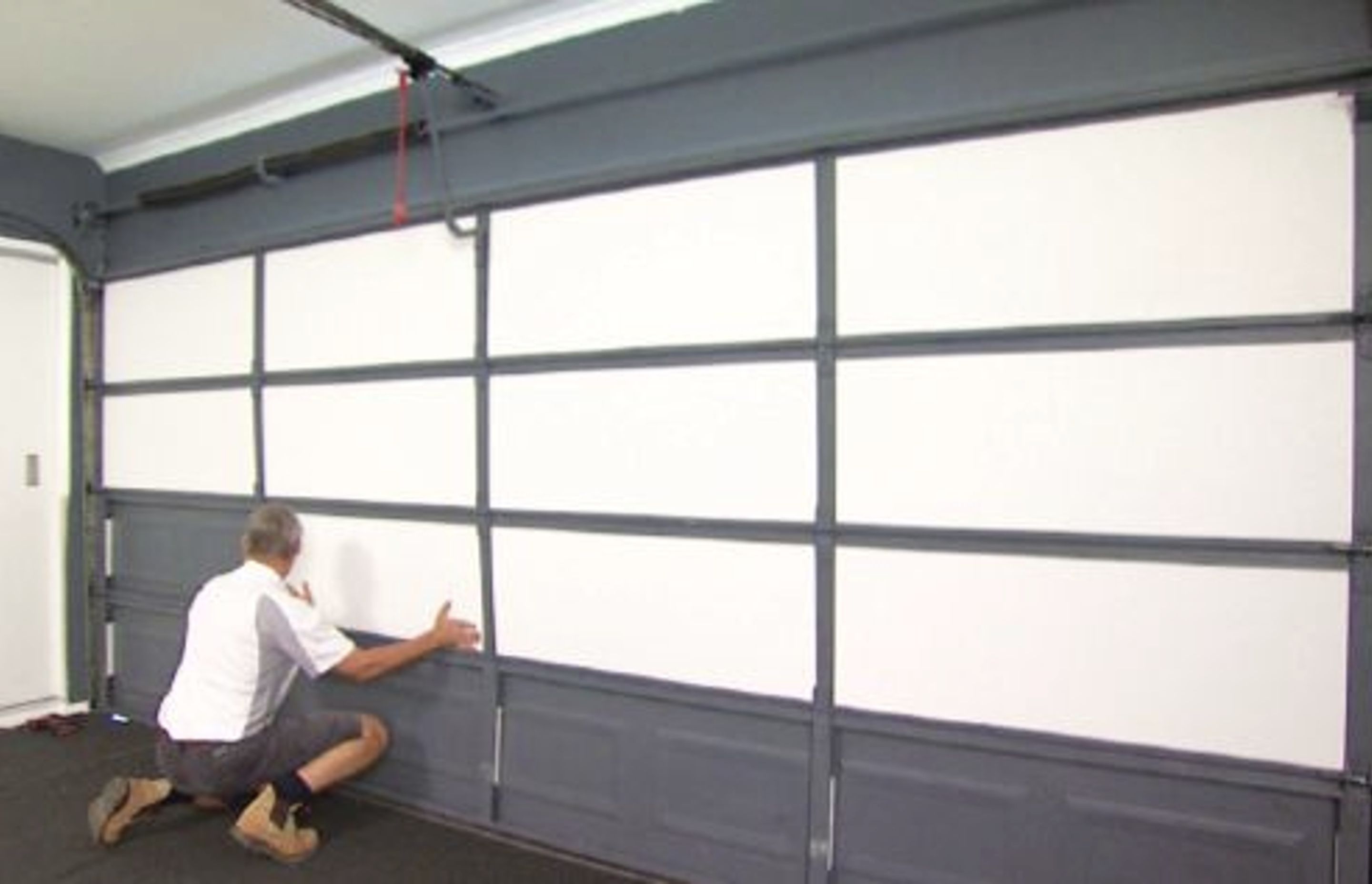 Insulated vs Uninsulated Garage Doors