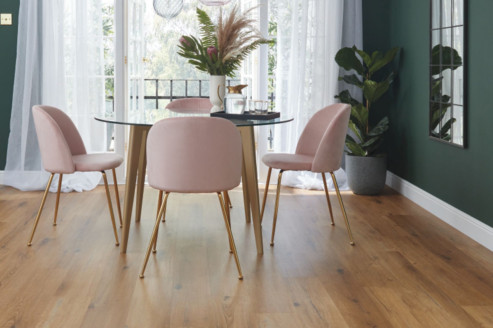 “Karndean makes their planks look as realistic as possible, with the benefit of them being vinyl,” says Amber.