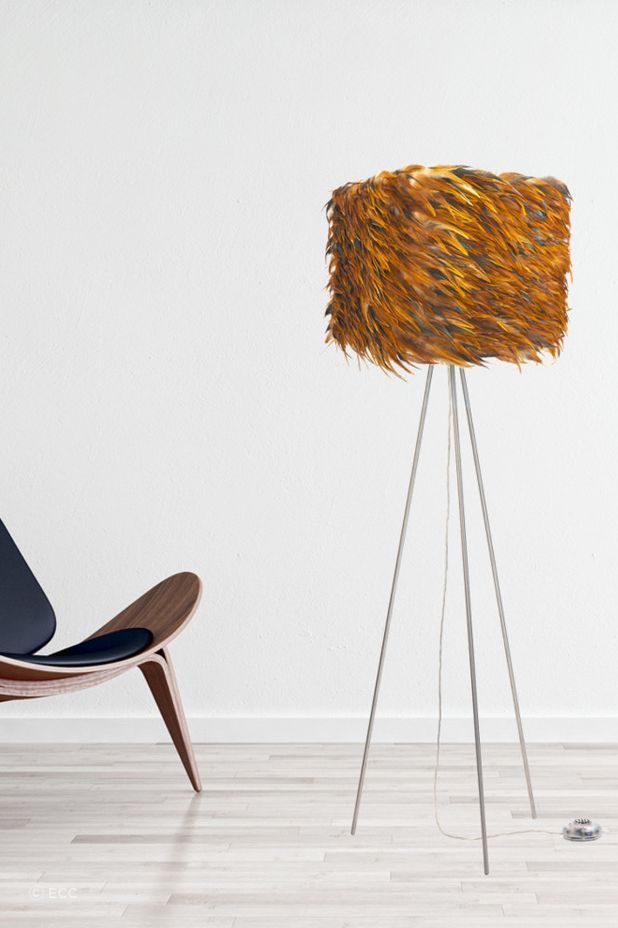 The incredibly stylish and textural feather lamp shade of the Kubus Lamp by Pluma Cubic.