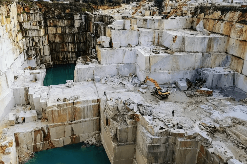 Natural Stone Or Porcelain: Which One Is A Better Fit For Your Project?