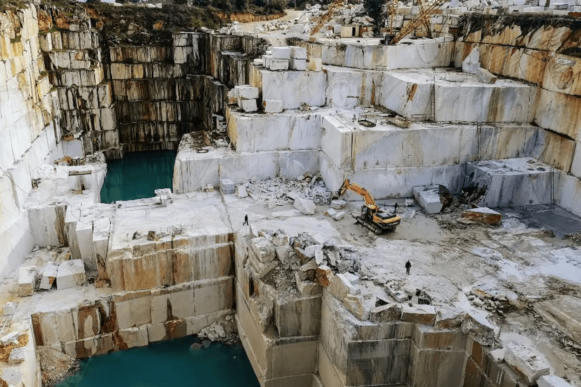 Natural Stone Or Porcelain: Which One Is A Better Fit For Your Project?