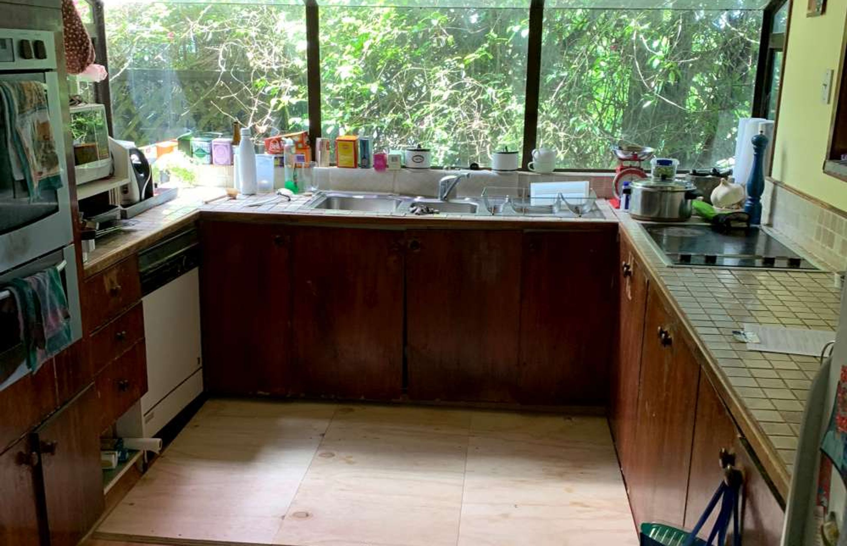 BEFORE the kitchen was renovated