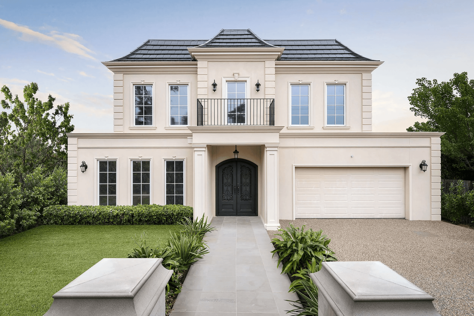 A regal front door, majestic lanterns and picture perfect gardens are all common features of French Provincial style homes. Featured Project: Montgomery by Alpha Building