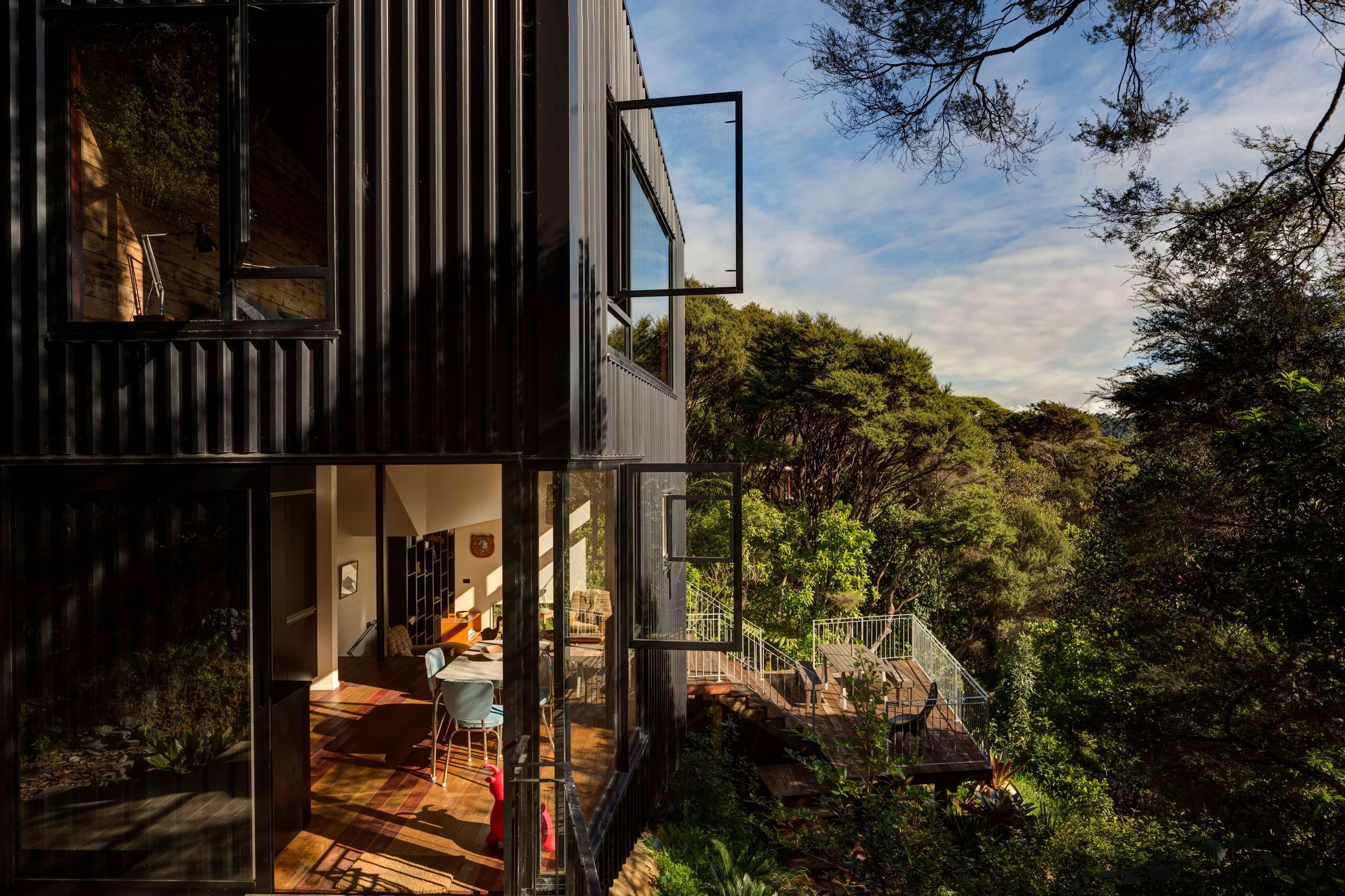 You'll struggle to find a better use of metal cladding than that here at Blackpool House by Glamuzina Architects. | Photography: Samuel Hartnett