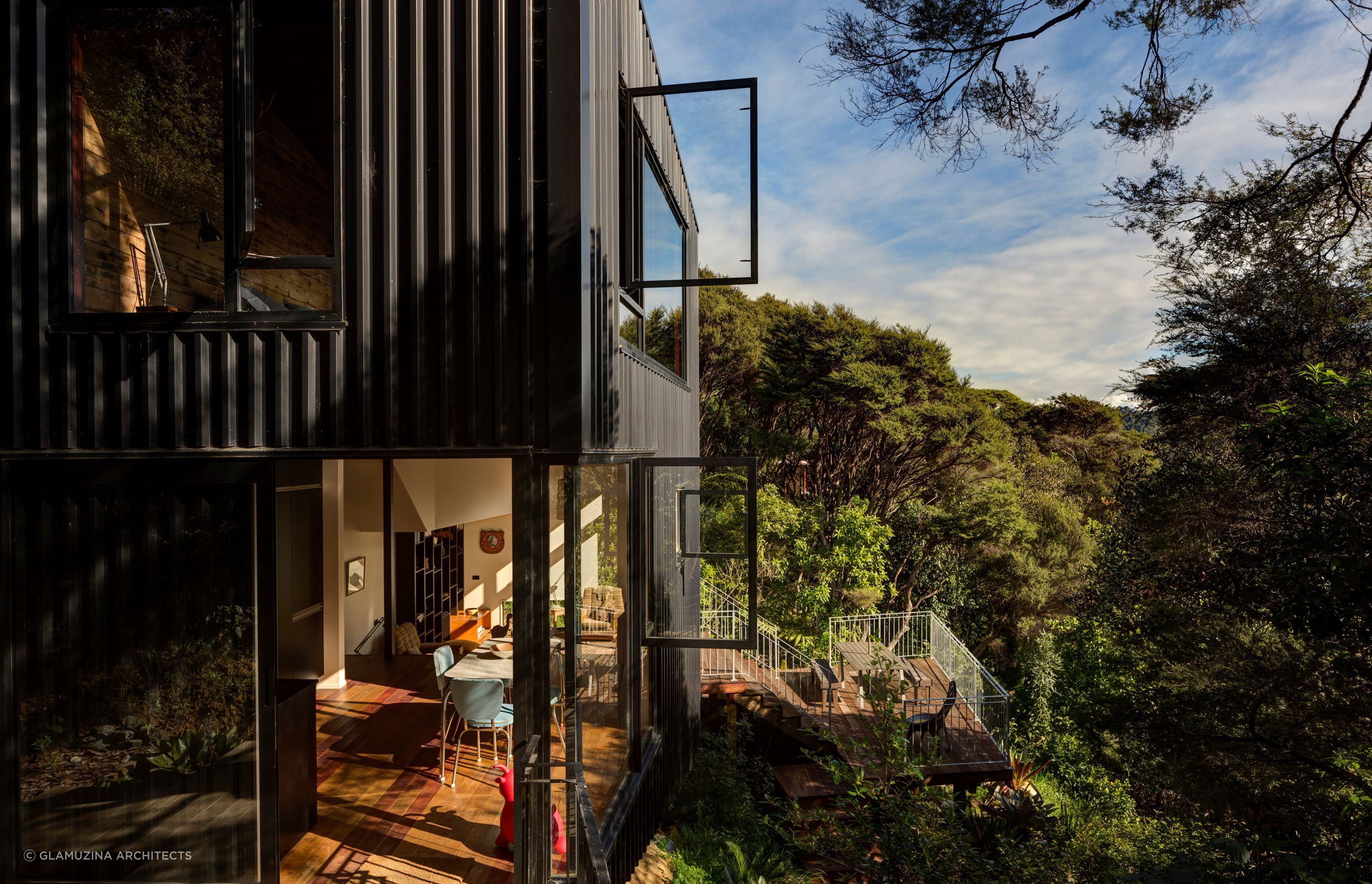 You'll struggle to find a better use of metal cladding than that here at Blackpool House by Glamuzina Architects. | Photography: Samuel Hartnett