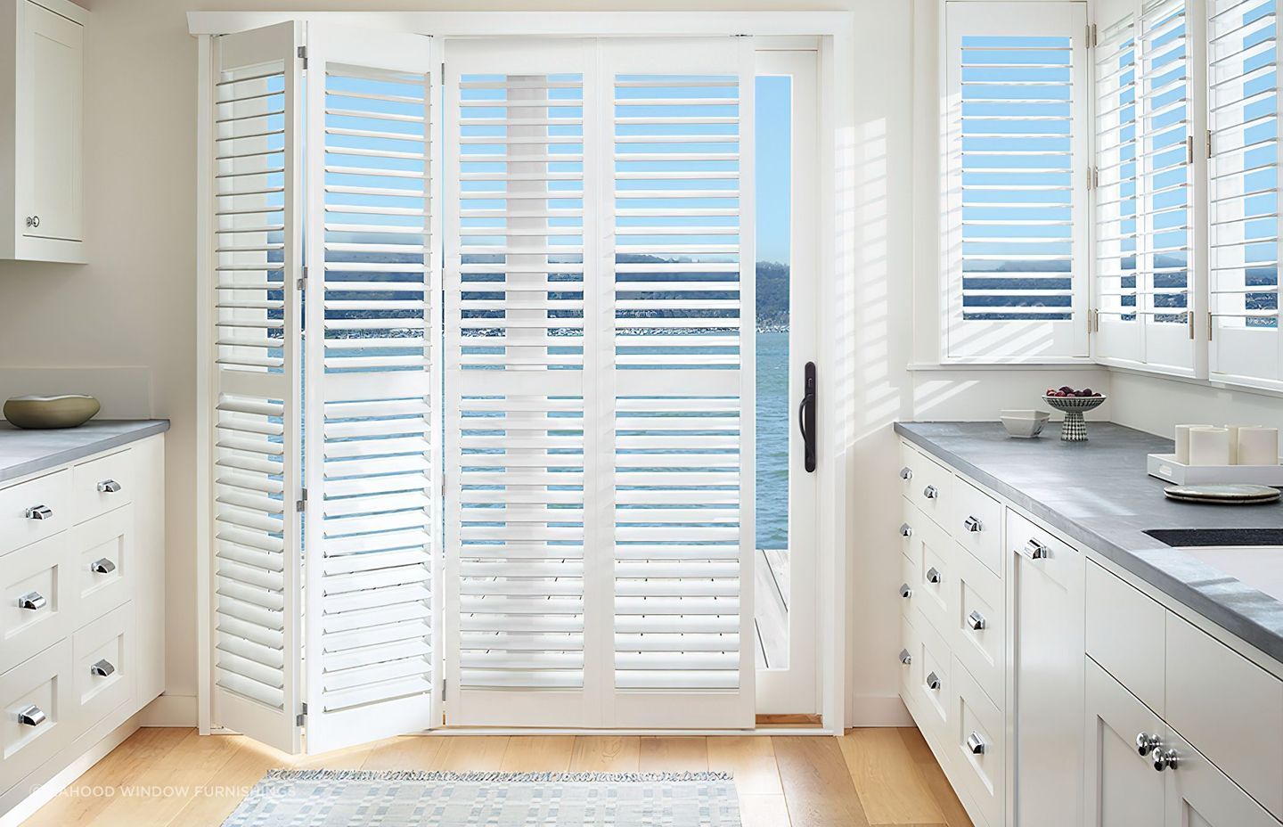 nzws-luxaflex-polysatin-shutters-bi-fold-on-track-smartview-lxps-160-web.jpeg