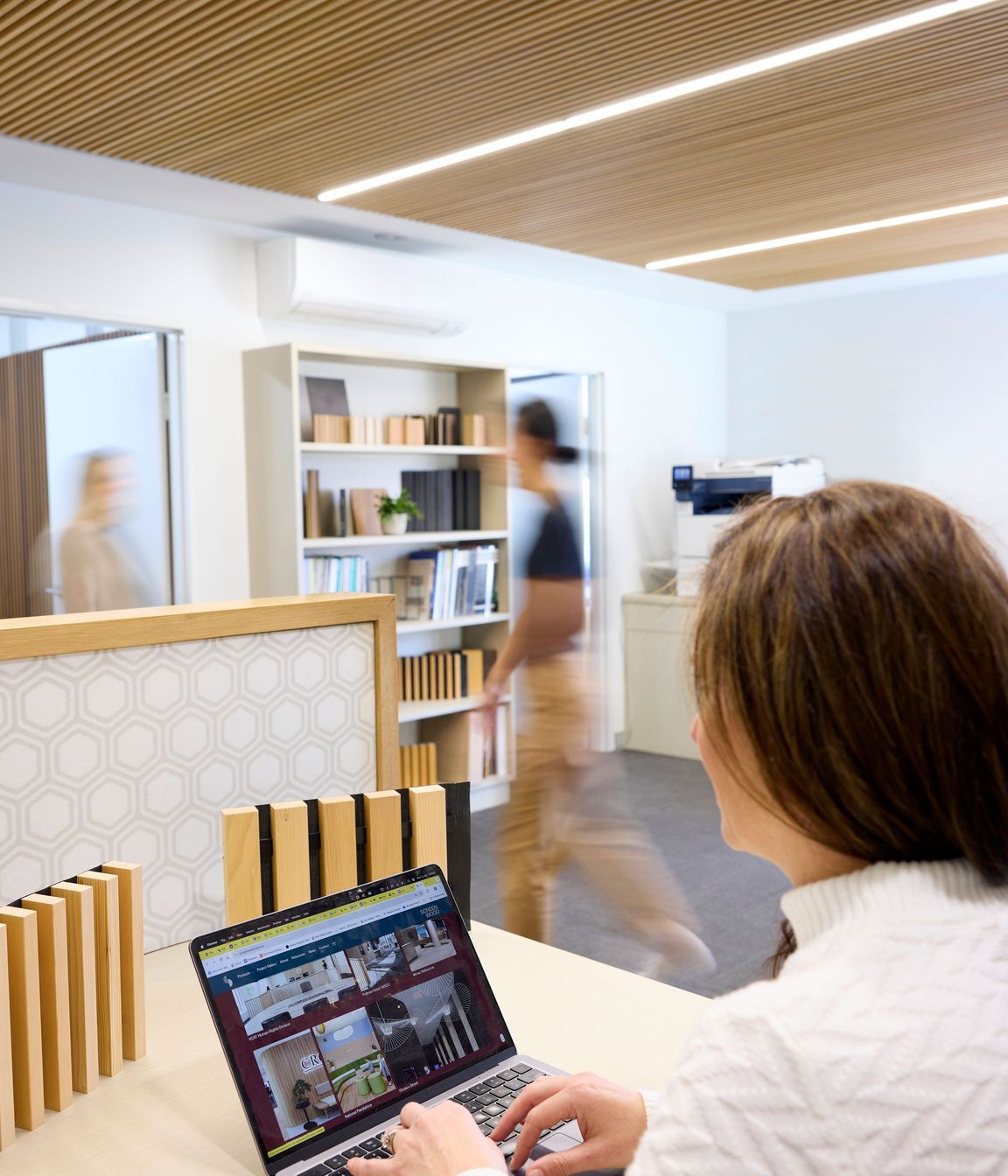 office002.jpg