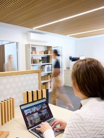 office002.jpg