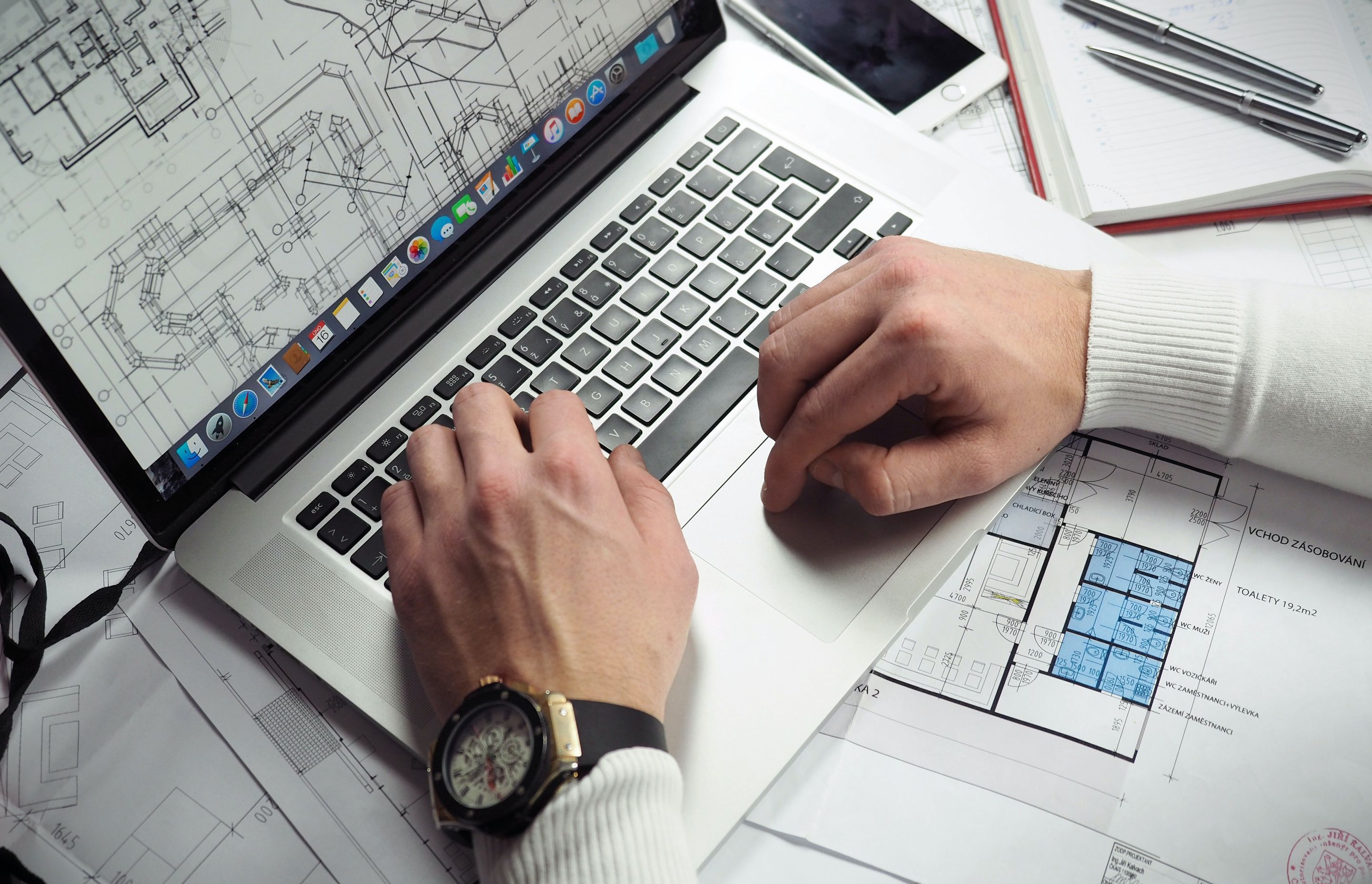 Stratus’ engineers are trained in and understand all of the major architectural and engineering software packages—including BIM applications and design software such as Revit, ArchiCAD, AutoCAD—and use the ITIL service delivery framework.