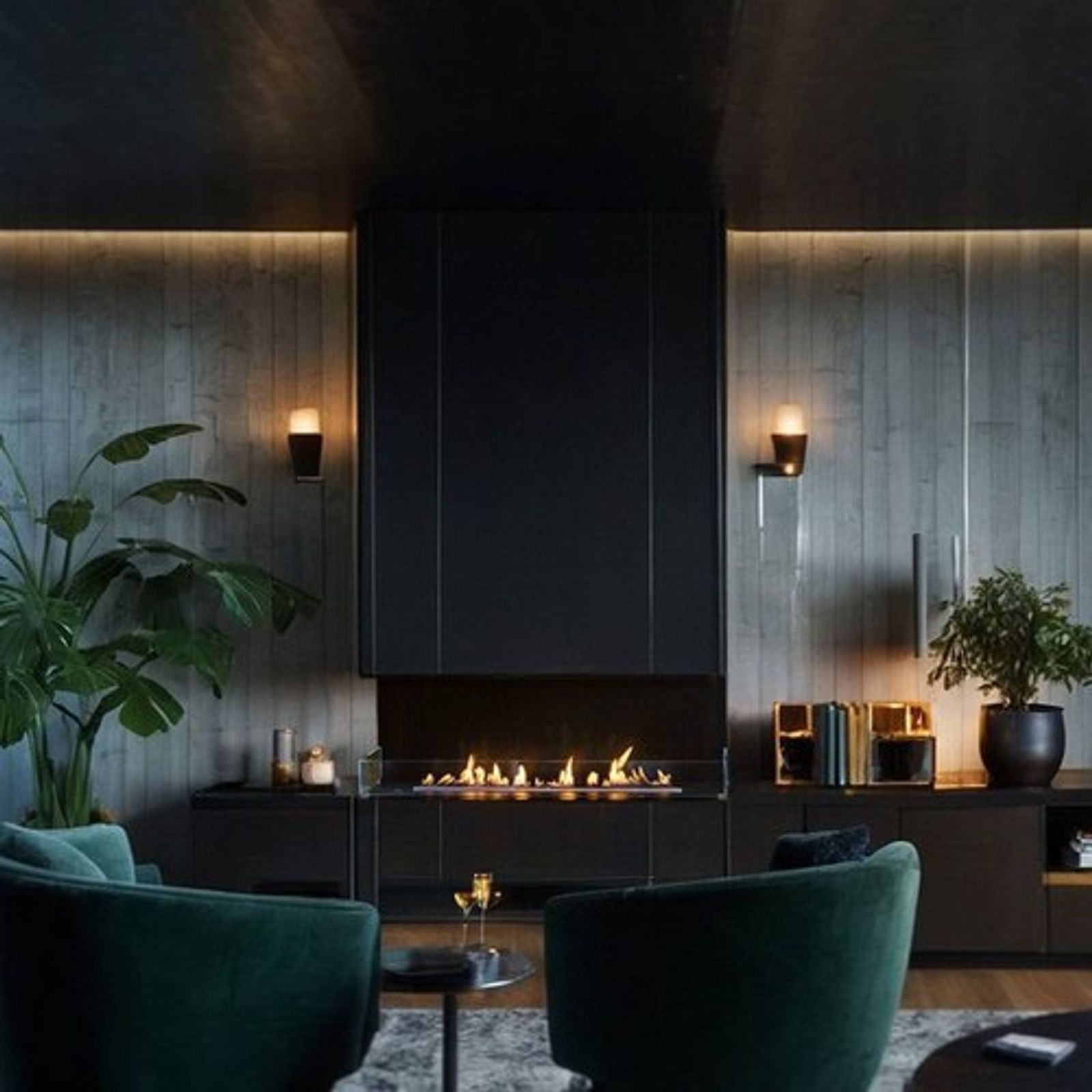 The Decoflame F6 BEV Fireplace represents the pinnacle of modern fireplace innovation. Designed and manufactured in Denmark, the F6 offers real fire, smart controls, multiple heat settings and extended burn times through advanced BEV technology. Requiring only an electrical connection, it provides architects and designers with complete freedom to create stunning feature fireplaces without the limitations of traditional gas installations.